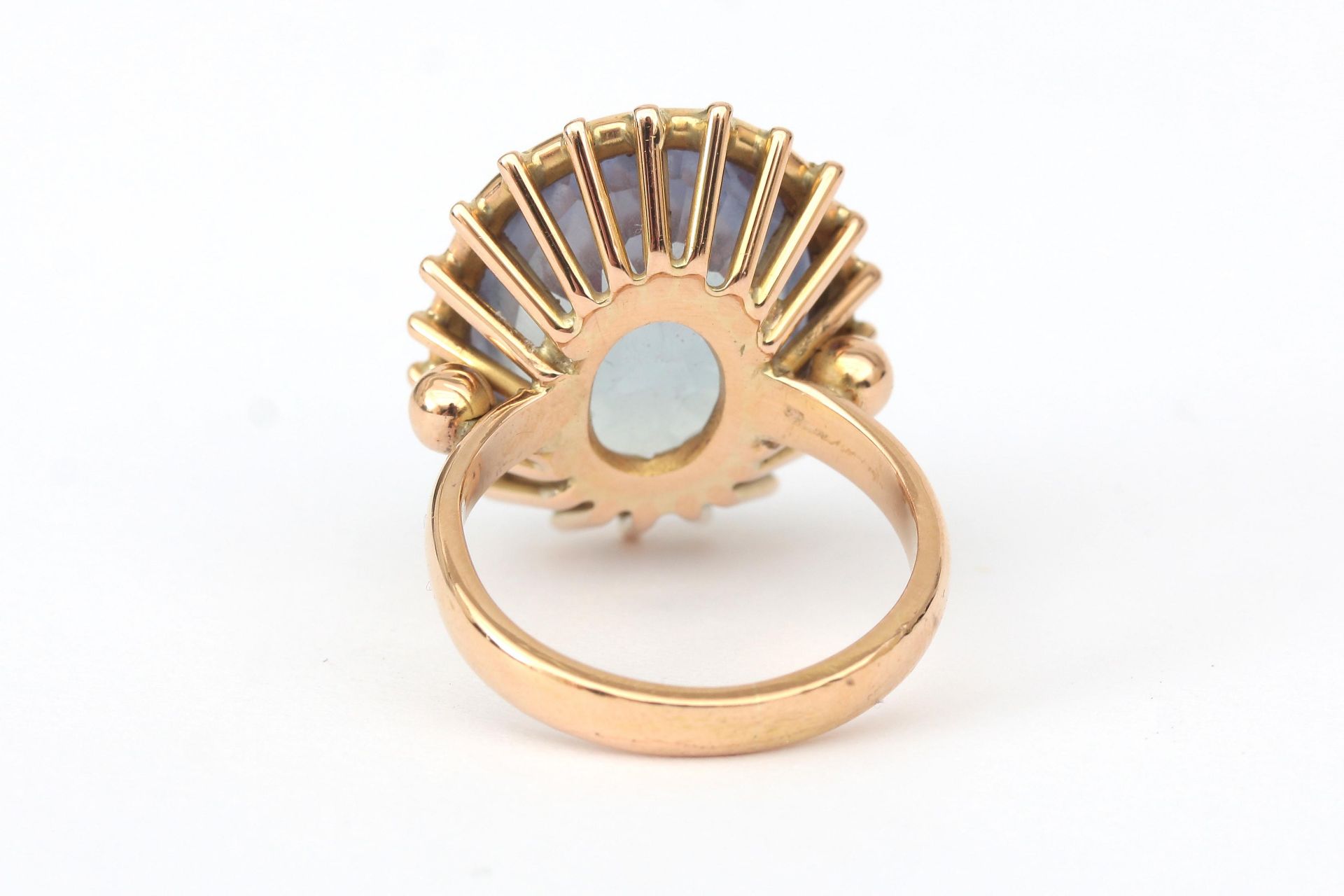 A 18 karat gold sapphire ring, ca. 1950 - Bild 3 aus 4