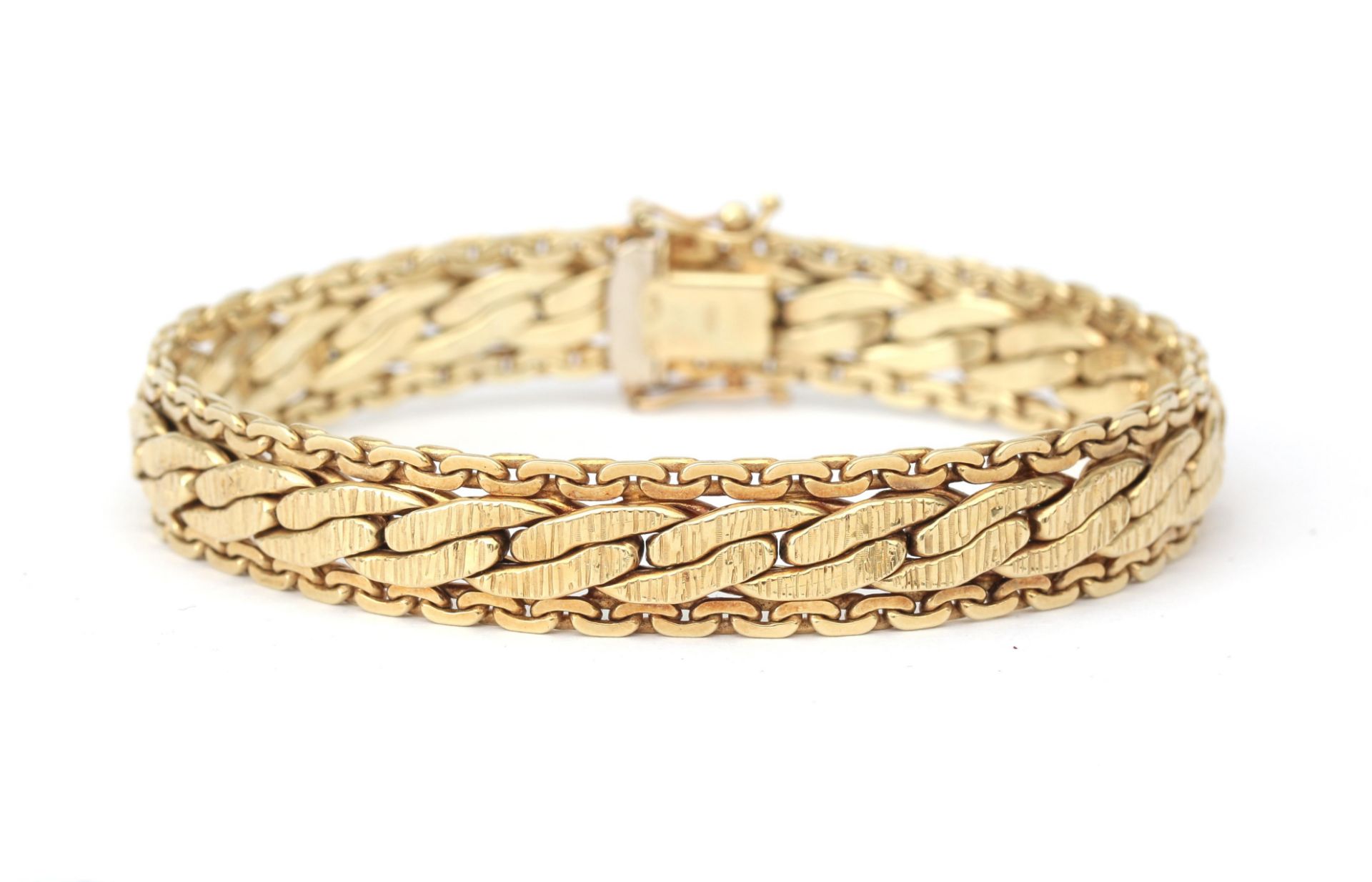 A 14 kt gold mixed link bracelet