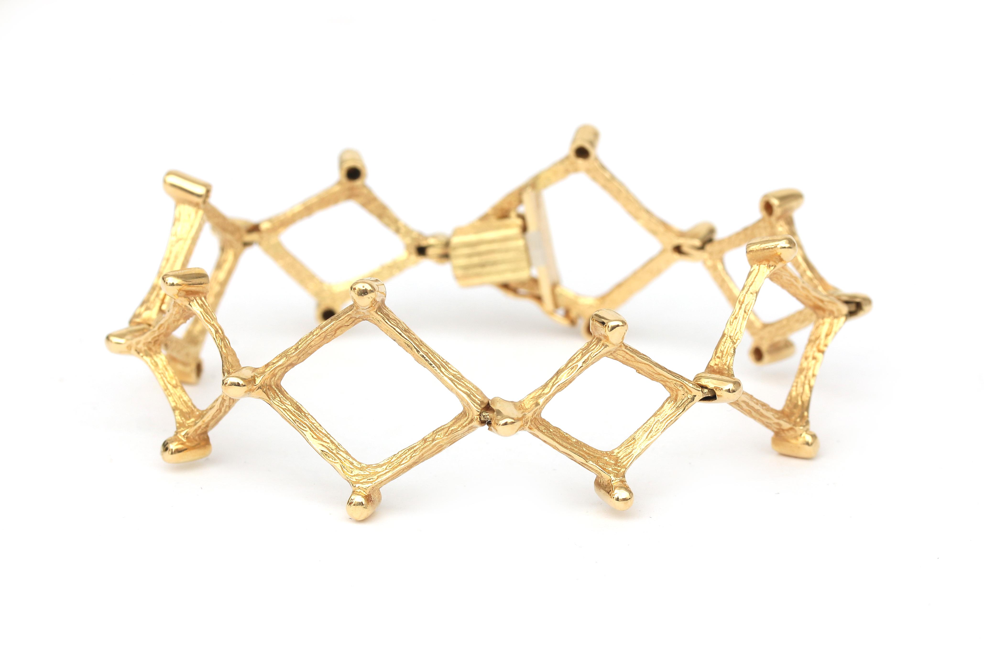 An 18 karat gold link bracelet, ca. 1960-'70