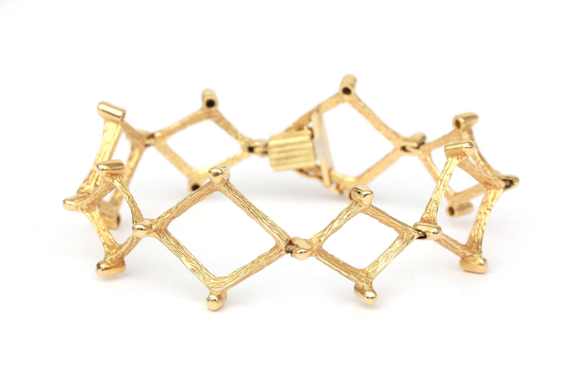 An 18 karat gold link bracelet, ca. 1960-'70 