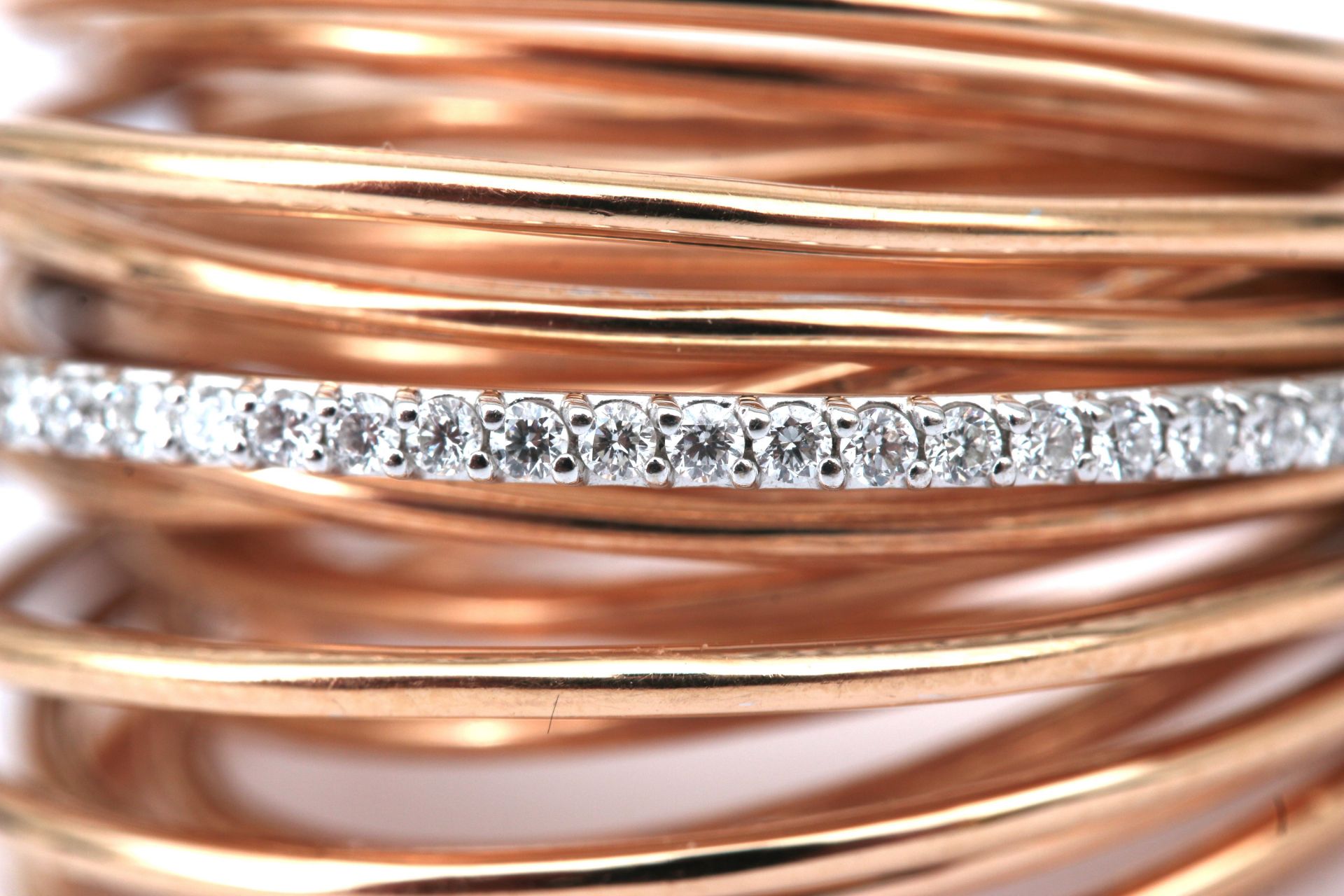 An 18 karat rose gold diamond ring - Bild 4 aus 4