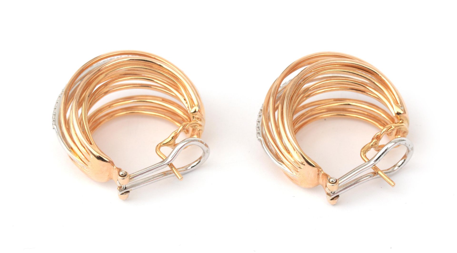 A pair of 18 karat rose gold diamond earrings - Bild 3 aus 3