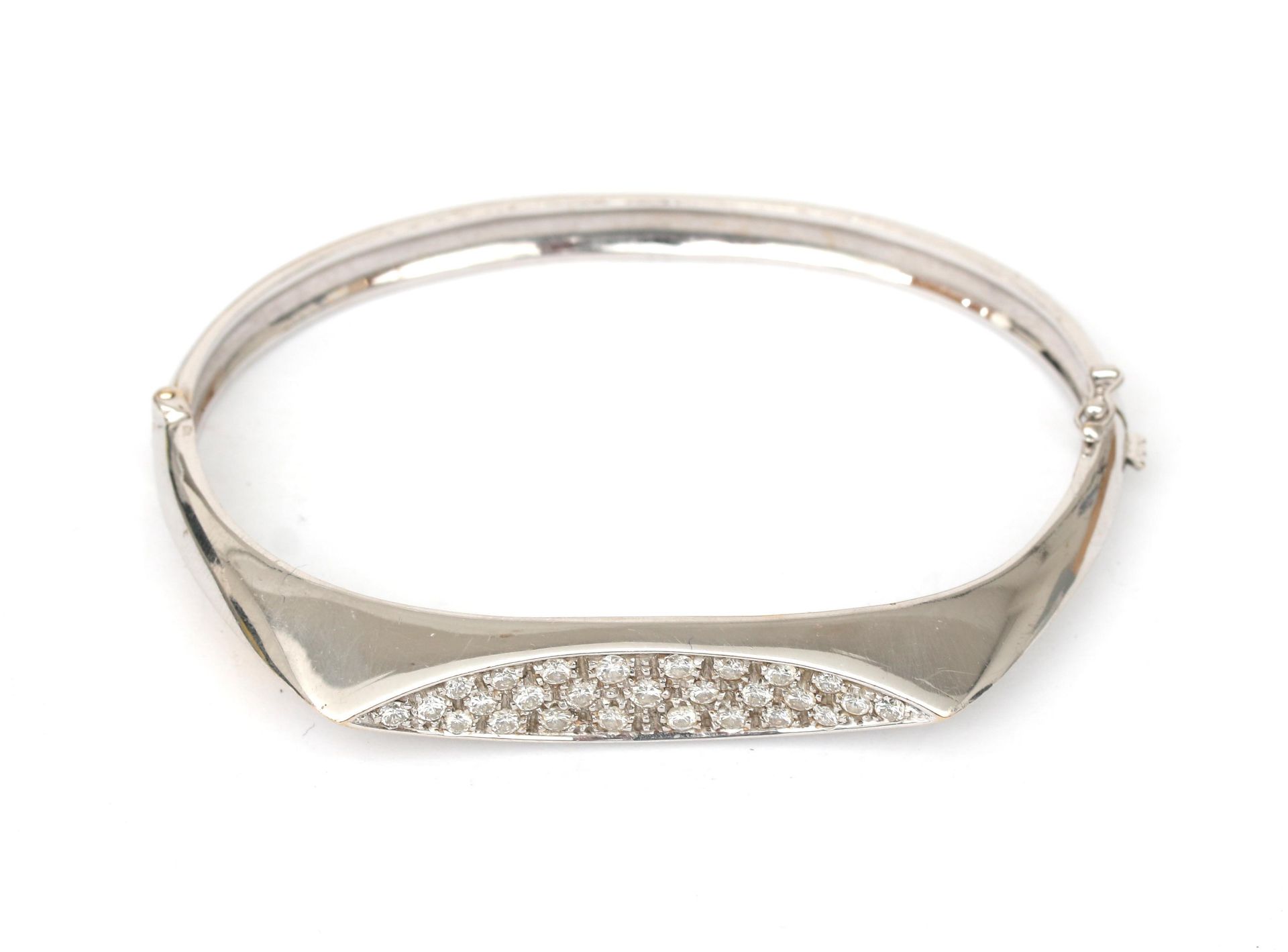 An 18 karat white gold diamond bracelet - Bild 2 aus 2