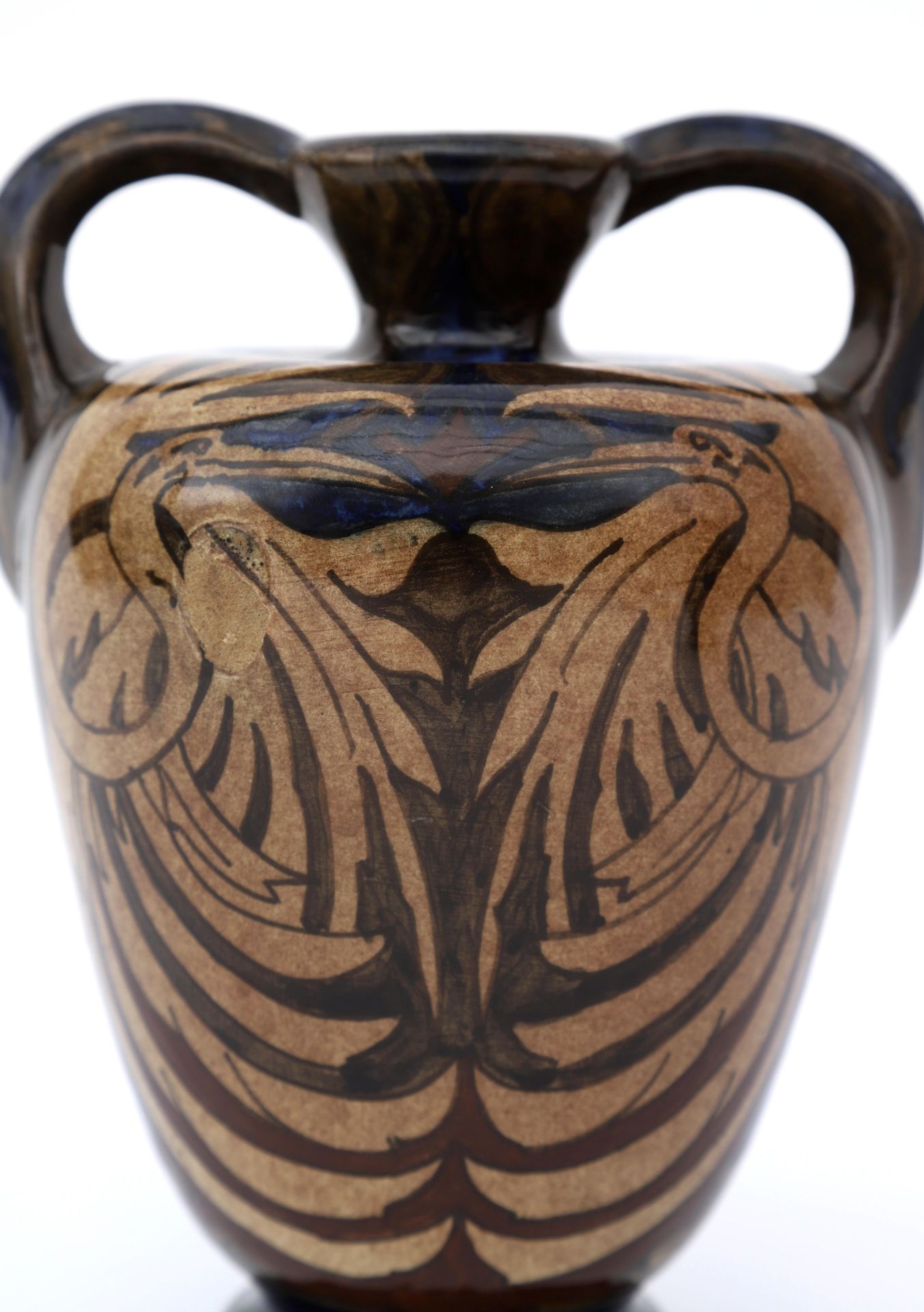 De Distel, Amsterdam A ceramic two-handled vase decorated on both sides with birds, circa 1900, with - Bild 5 aus 5