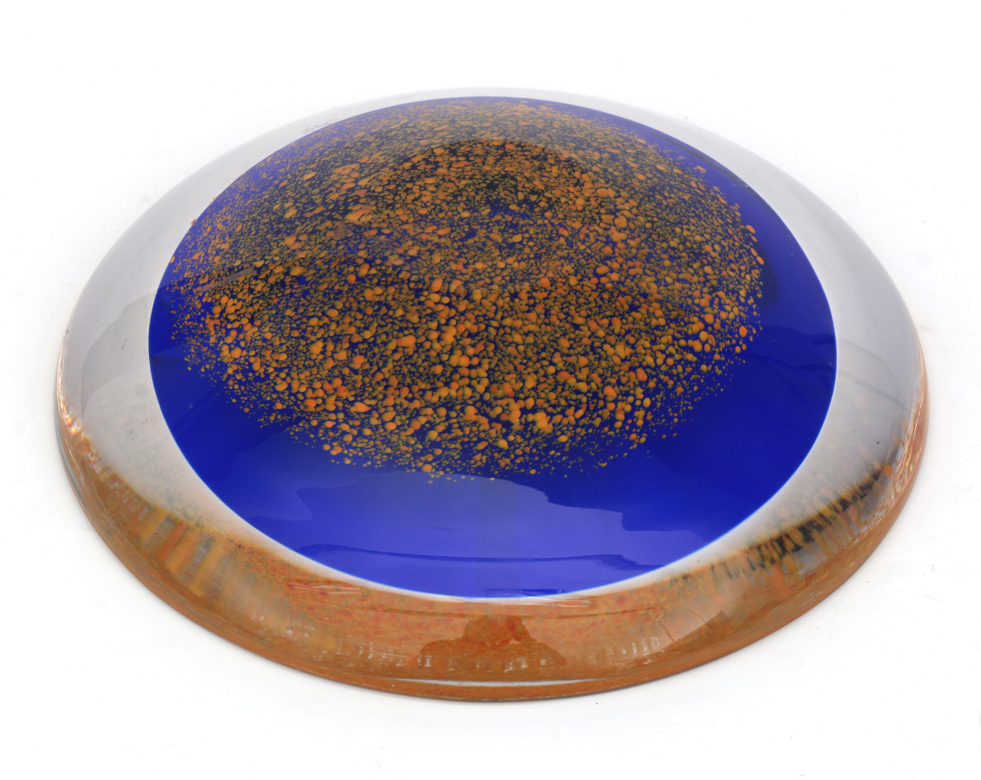 Olaf Stevens (1954) A heavy blue glass dish with clear overlay and yellow inclusions, multiple, - Image 2 of 5