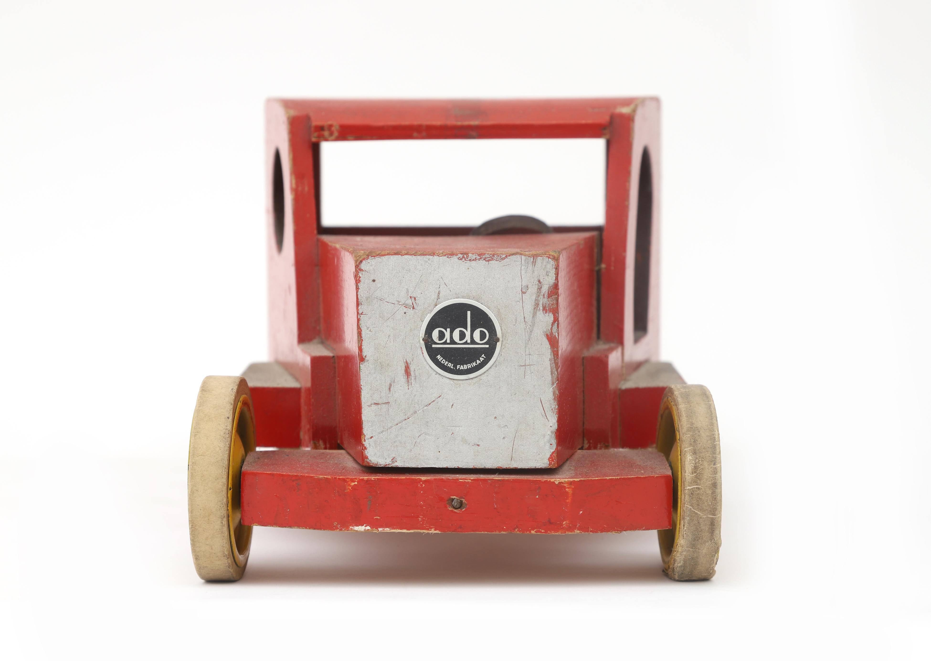 ADO Speelgoed A green, red, yellow and silvercoloured lacquered wooden child's truck ' - Image 3 of 3