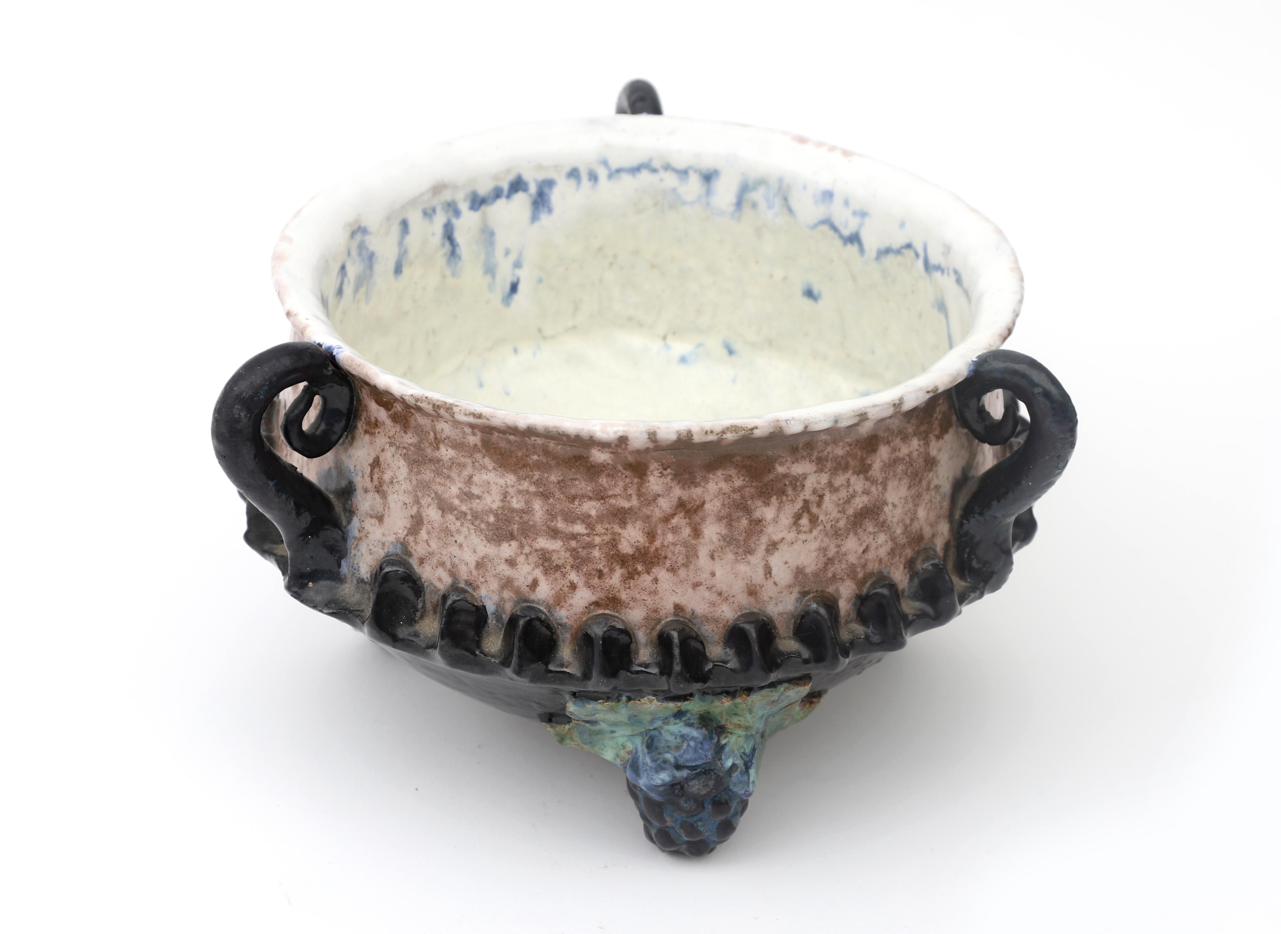 Hildo Krop (1884-1970) A ceramic 'Druivenschaal' (grape dish) with three handles, on three feet - Image 3 of 4