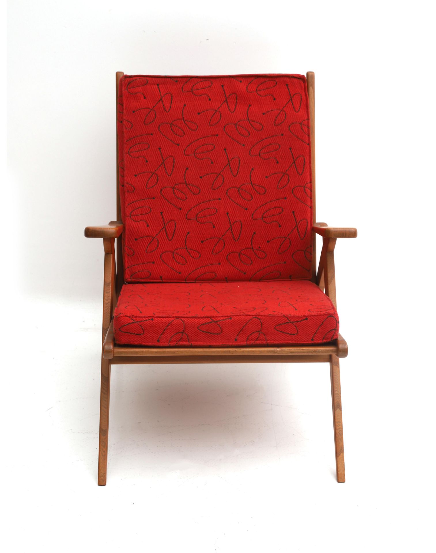 Midcentury Modern A teak easy chair, the seat an backrest upholstered in red fabric, circa 1960. - Bild 4 aus 5