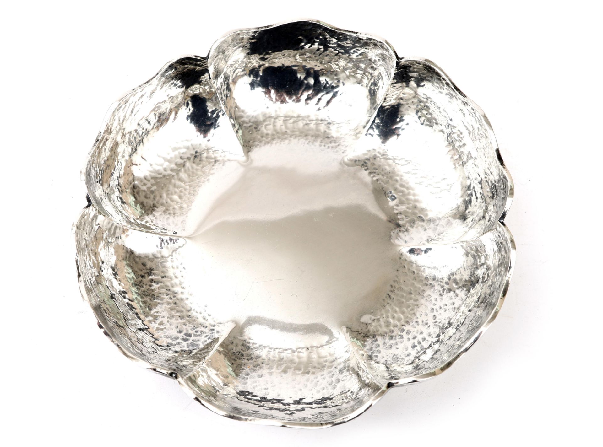 Art Deco style A hammered .835 silver bowl shaped as a flower, struck with Portguese mark used