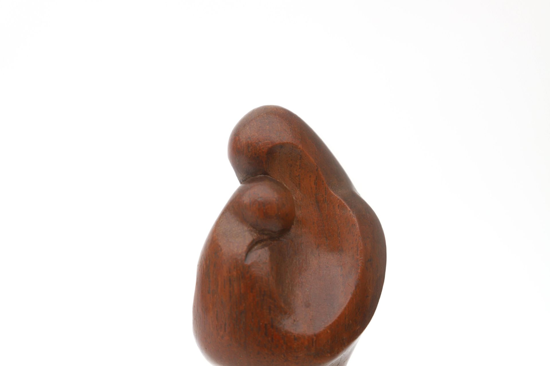 Francina Petronella Josephina (Nel) Bakema (1902-1992) (attributed) A carved oak sculpture of a - Bild 3 aus 4