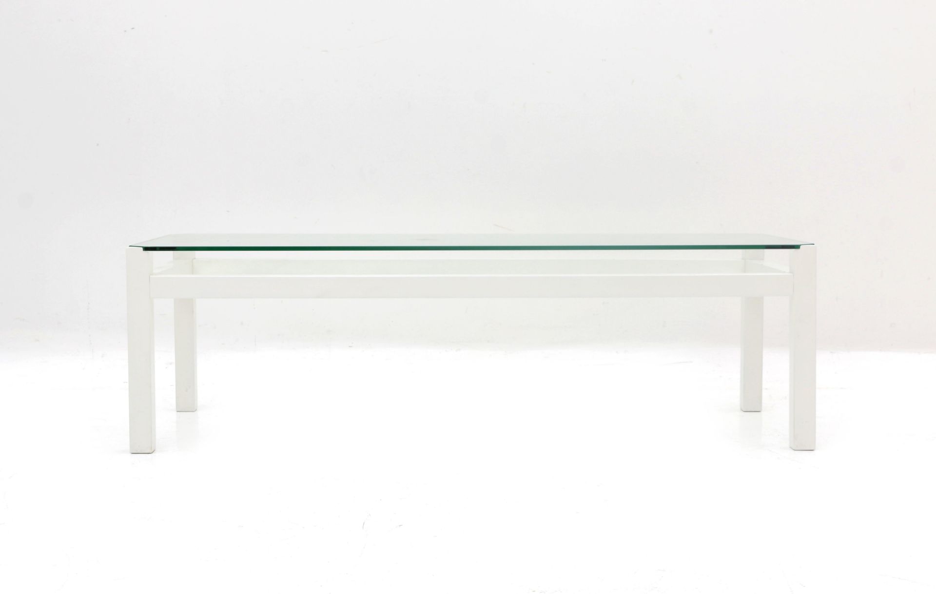 Kho Liang Ie (1927-1975) A rectangular section white lacquered wooden and glass coffee table, - Bild 2 aus 5