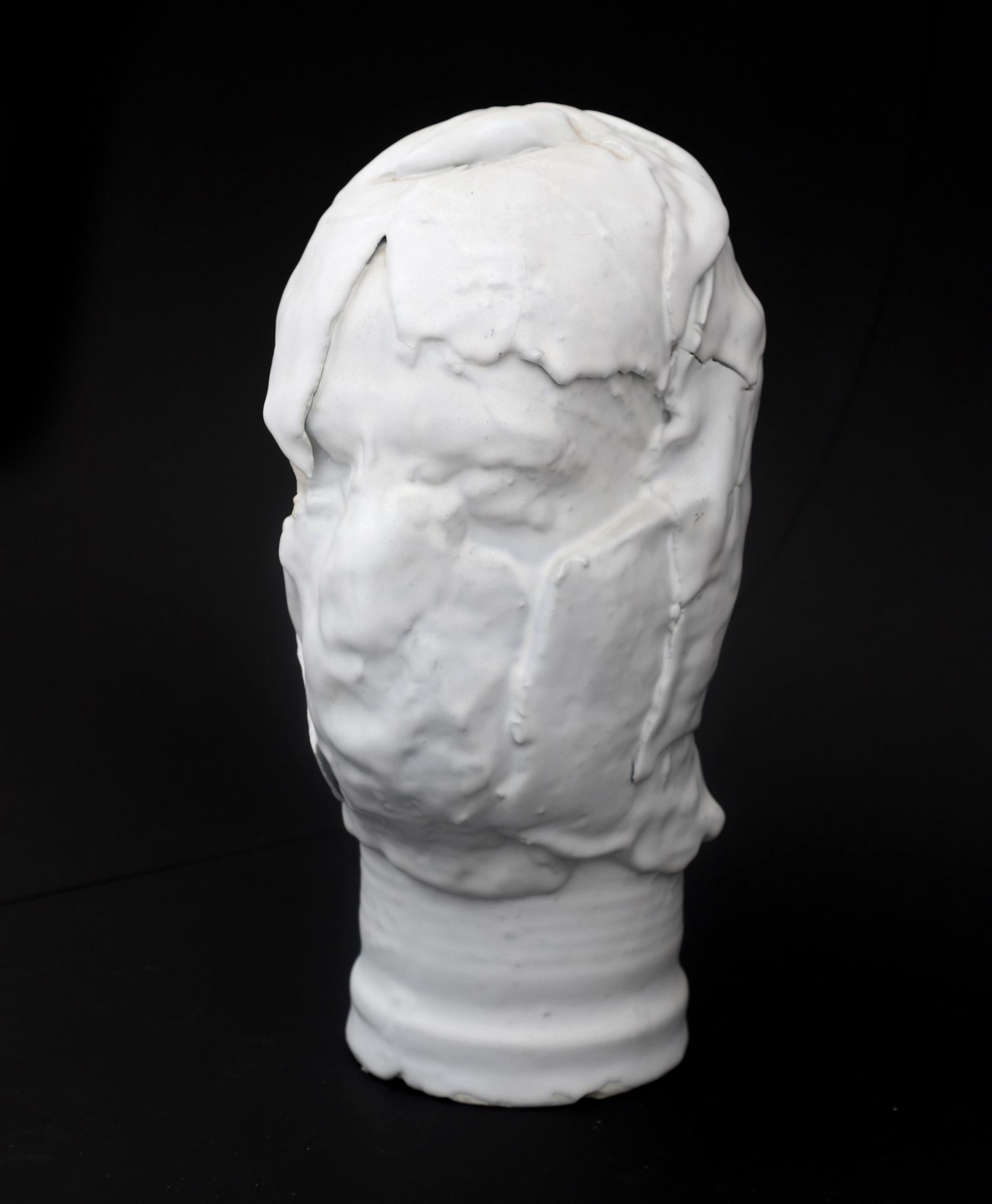 Jan van Leeuwen (1943-1992) A white stoneware and porcelain head, produced at the Experimental - Bild 6 aus 7