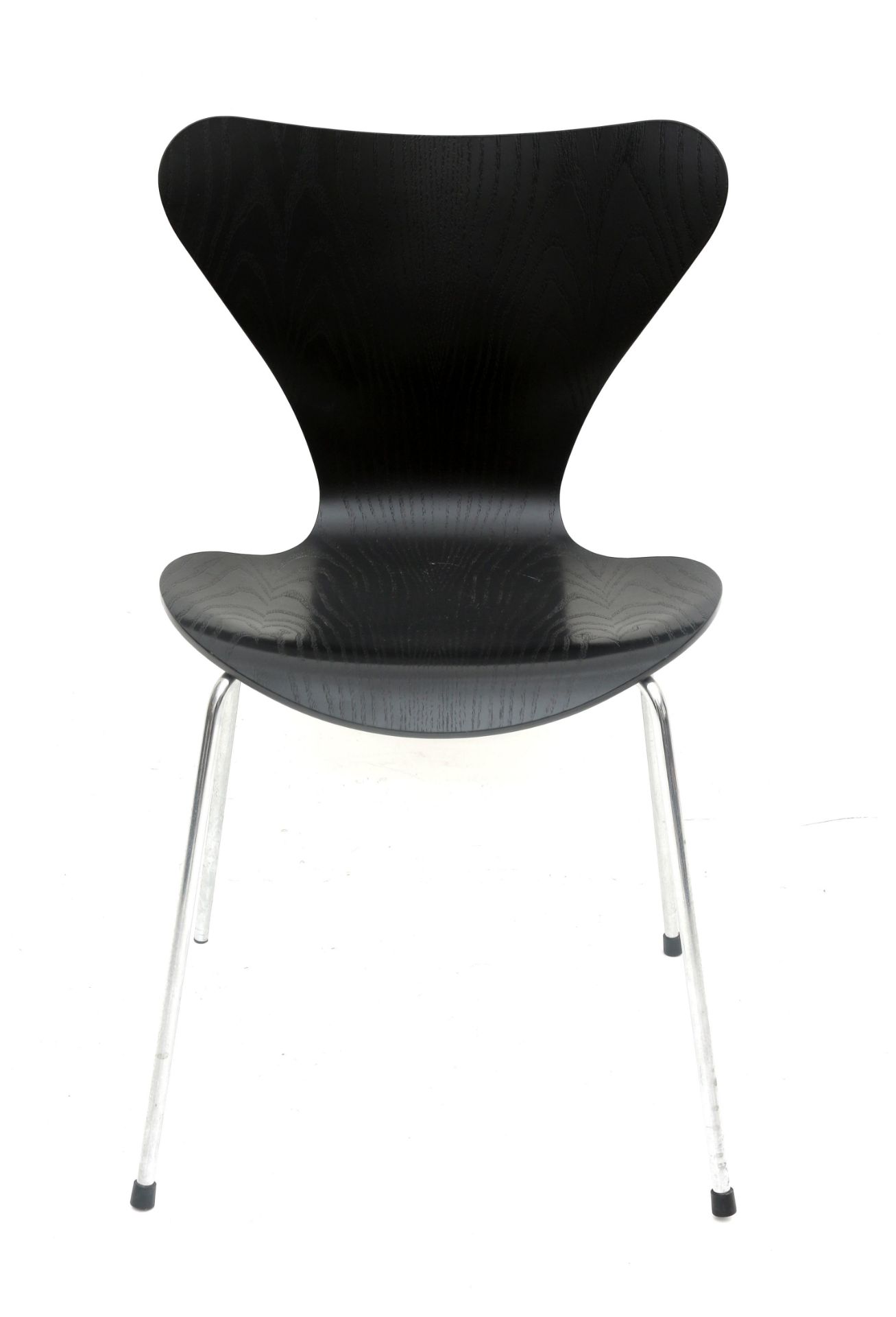 Arne Jacobsen (1902-1971) Two black lacquered bentwood Butterfly chairs on chromium plated metal - Bild 3 aus 4