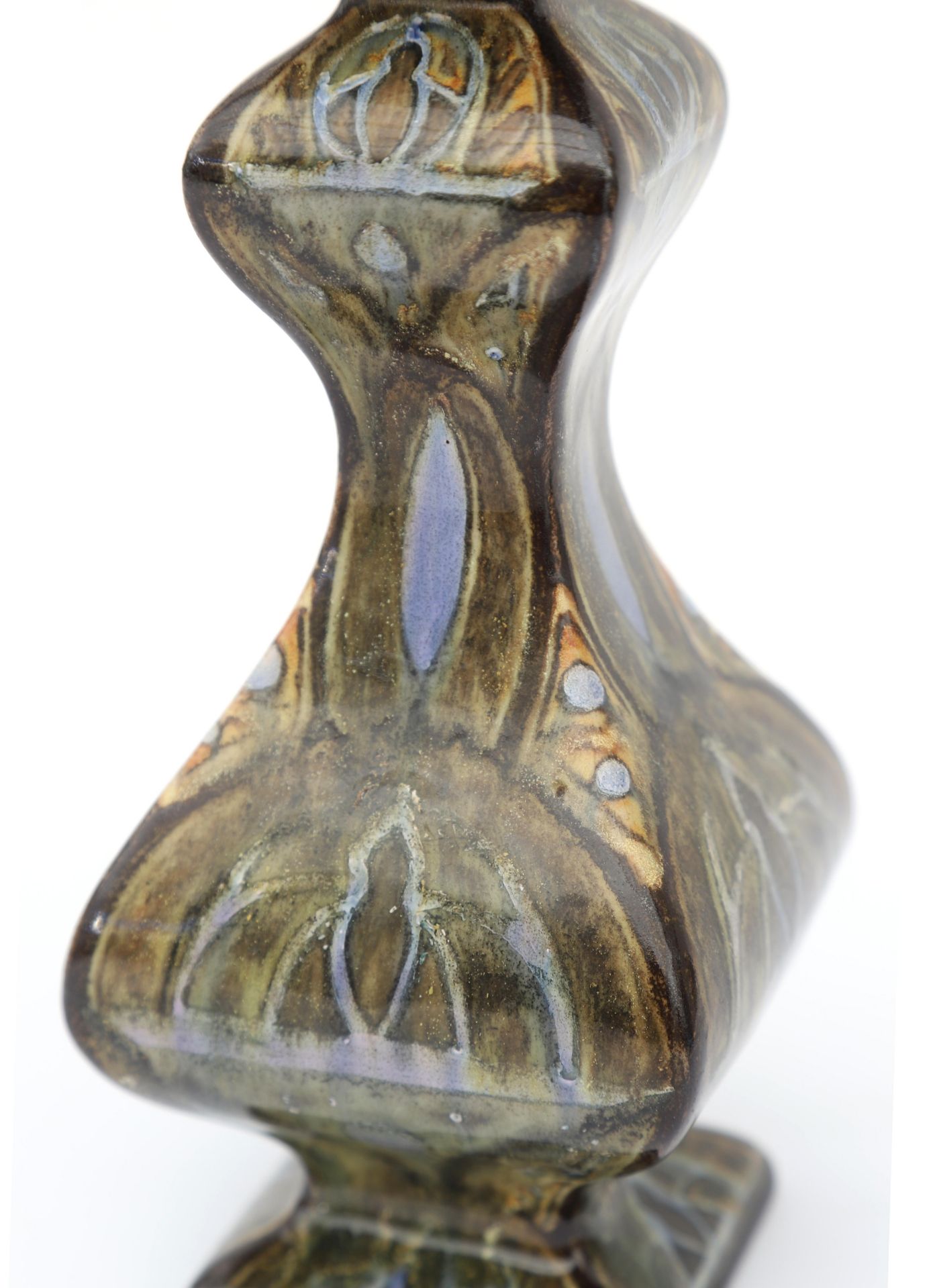 De Distel, Amsterdam A square compressed gourd-shaped ceramic vase decorated with stylised floral - Bild 3 aus 5