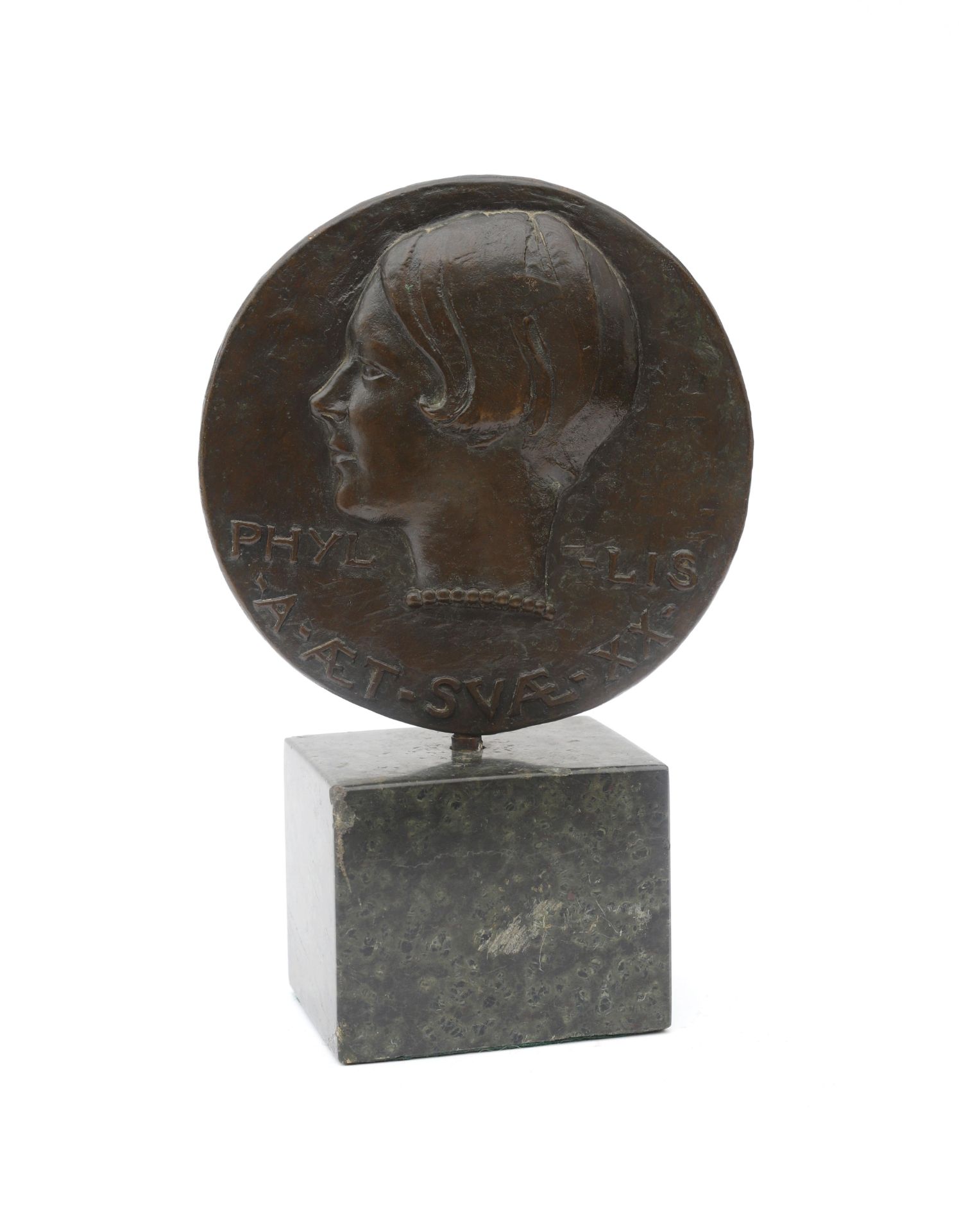 Antonio Maraini (1886-1963) A circular bronze plaque 'Primavera' / 'Phyl-lis-A-Aet-Svae-XX', - Bild 3 aus 4