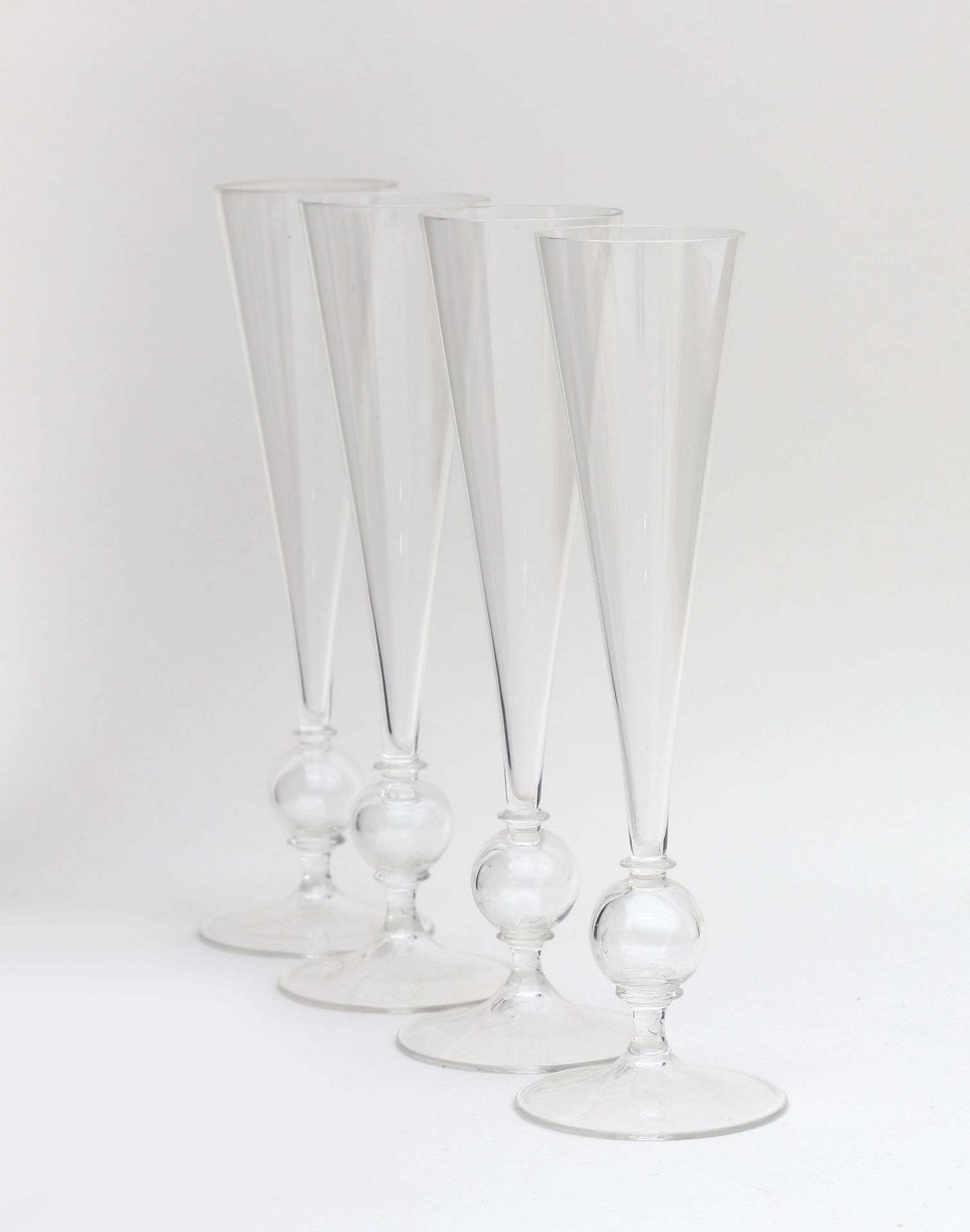 Gerard Muller (1879-1969) Four Champagne glasses of the service Regina, produced by Josephinenhütte, - Bild 2 aus 2