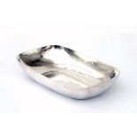 Emmy Roth (1885-1942) A .925 hammered zilver rounded rectangular serving bowl, Germany, circa
