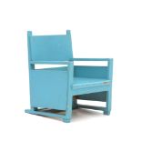 Haagse Stijl A blue relacquered wooden child's armchair, circa 1930. 59 x 45 x 42 cm. (hxwxd)