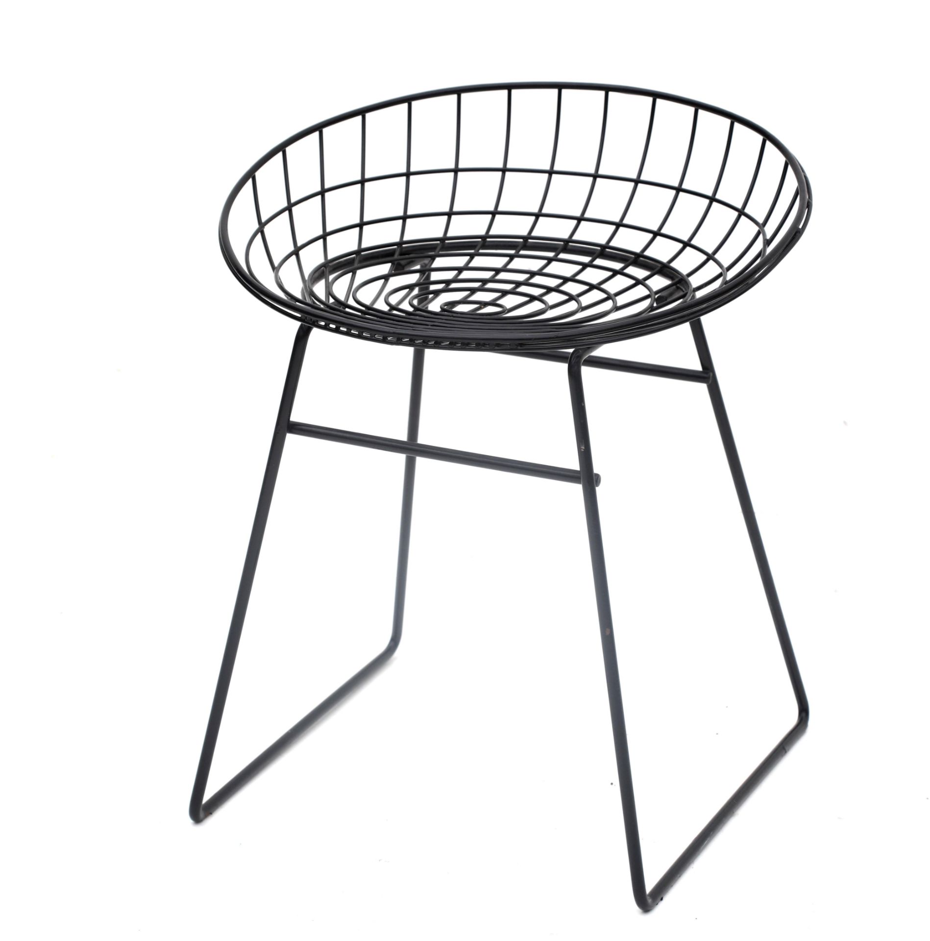 Cees Braakman (1917-1995) A black lacquered wire steel stool, model KM06, produced by Tomado for UMS - Bild 2 aus 3