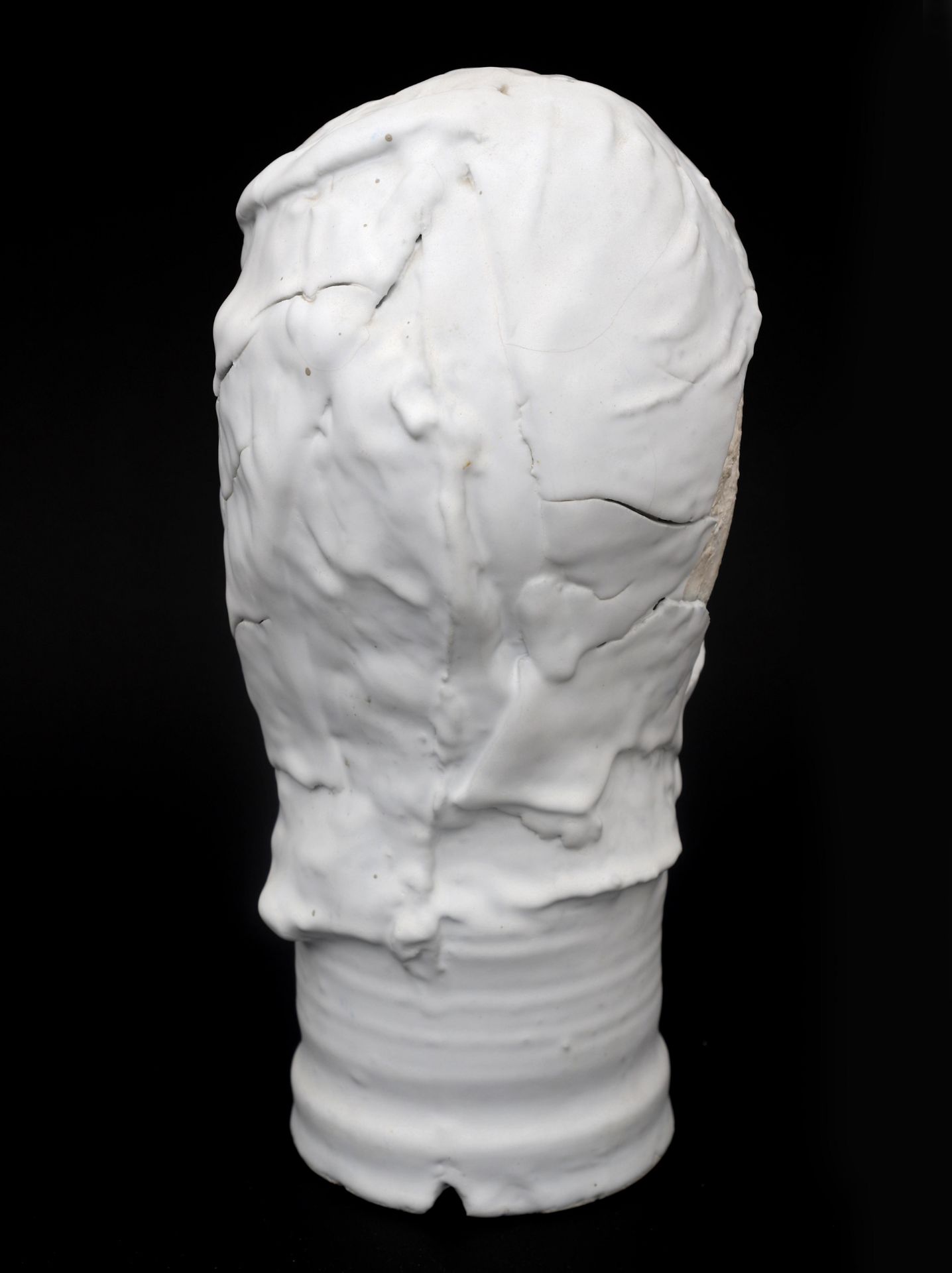 Jan van Leeuwen (1943-1992) A white stoneware and porcelain head, produced at the Experimental - Bild 3 aus 7