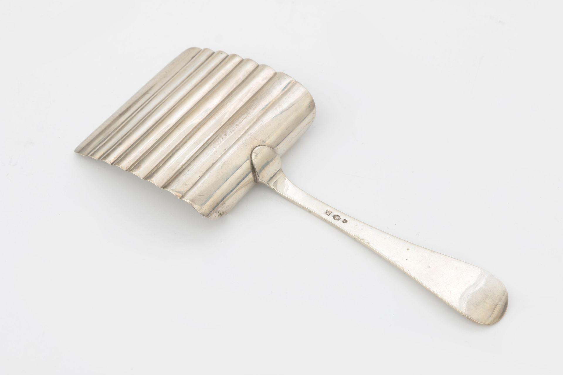 A 835 silver asparagus server, 'Hollands glad', maker's mark: B.H. Driessen, Schoonhoven/Utrecht, - Bild 2 aus 3