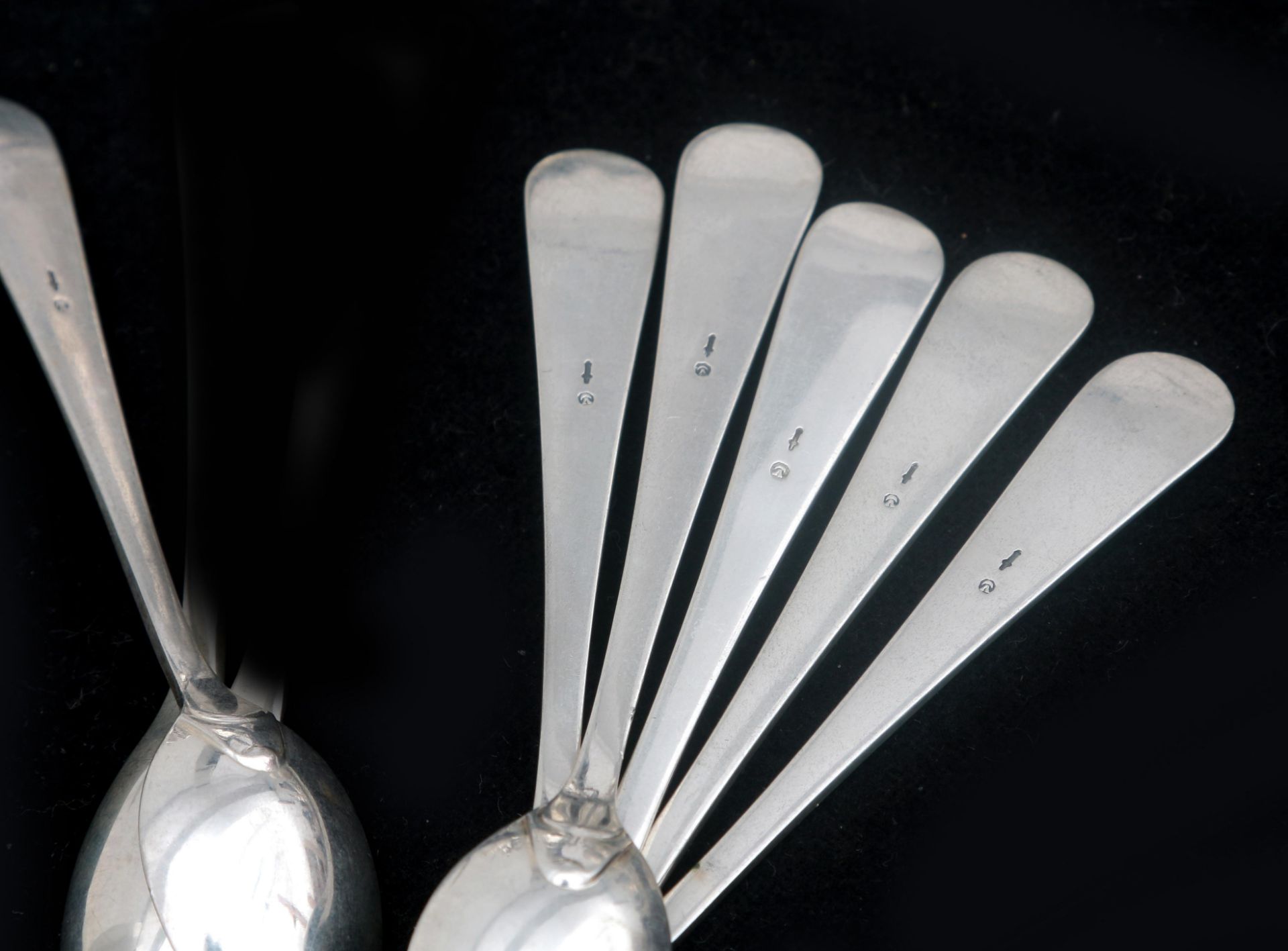 Six Dutch silver mocca spoons, model Haagslofje/Hollandsglad. Master stamp possibly of the - Bild 2 aus 6