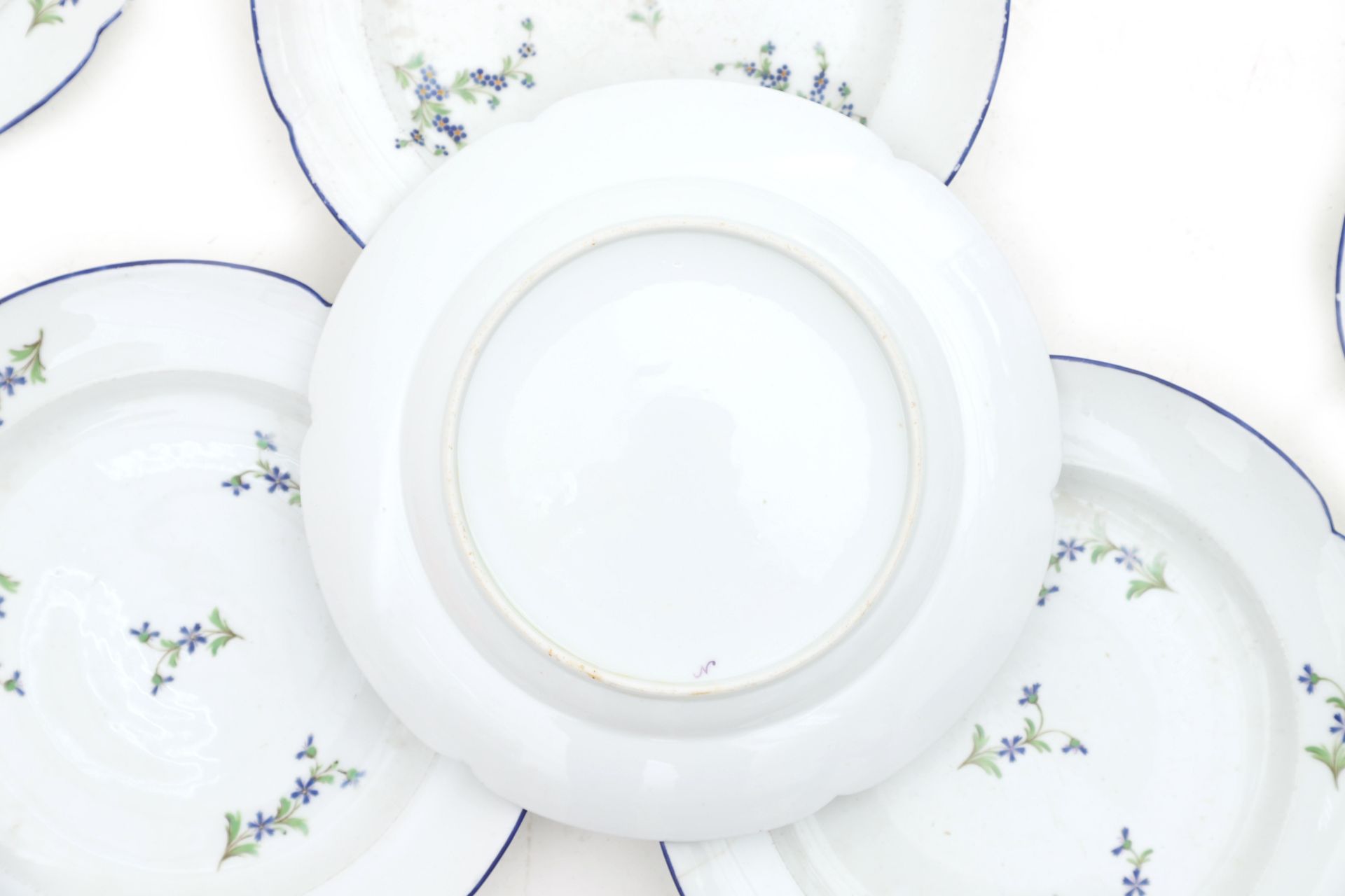 A set of 20 porcelain dinnerplates Niderviller (German: Niederweiler), Lorraine, France, late - Image 2 of 2