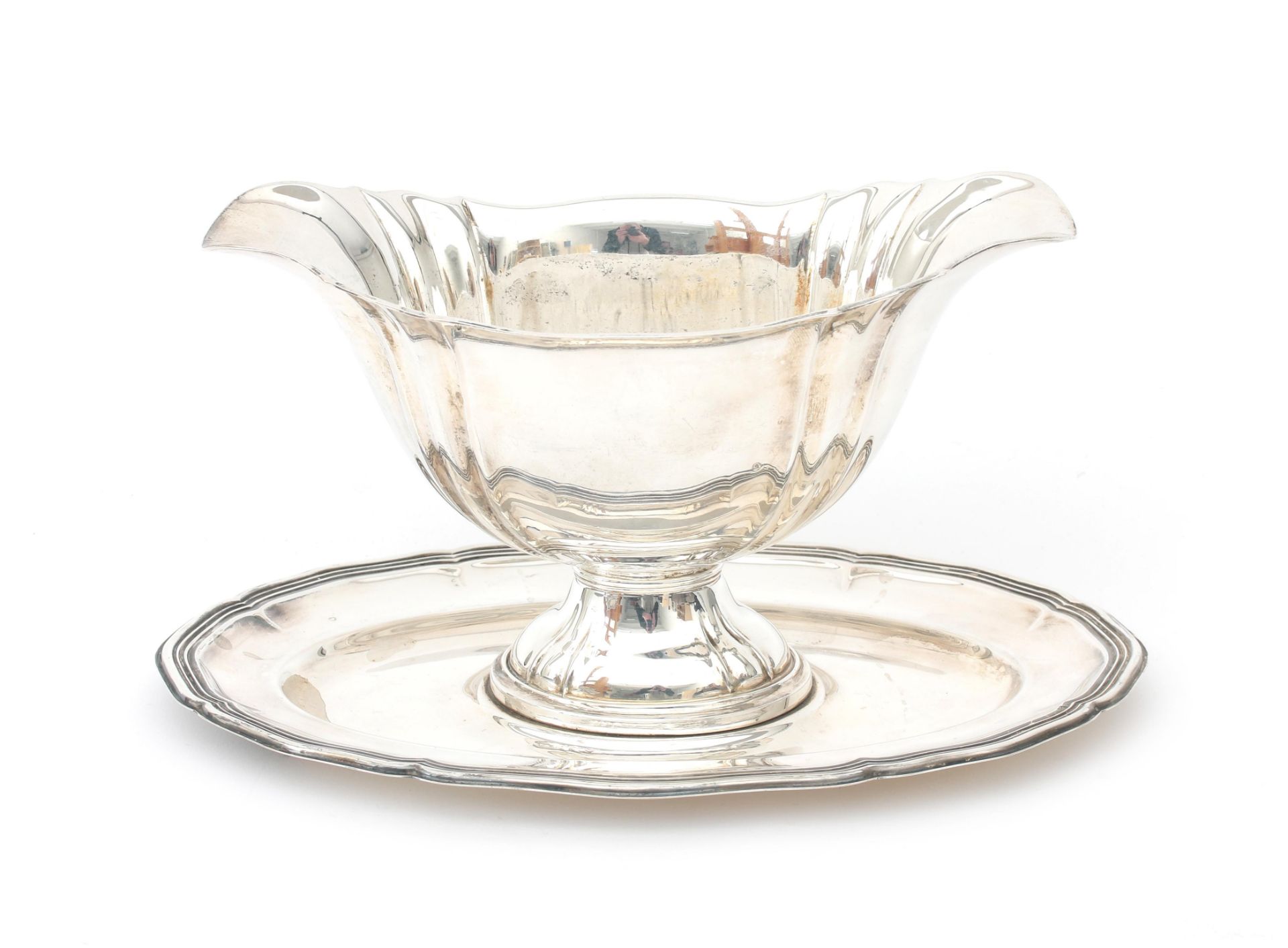 A 835 silver sauce boat on tray, Germany, second half 20th century. Weight 332 grams. 11,5 x 21,5 x