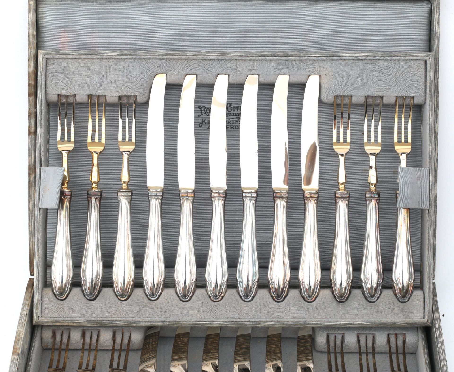 Twelve partially gilded fruit forks and fruit knives with 835 silver handles in case, adress: Roelof - Bild 2 aus 4