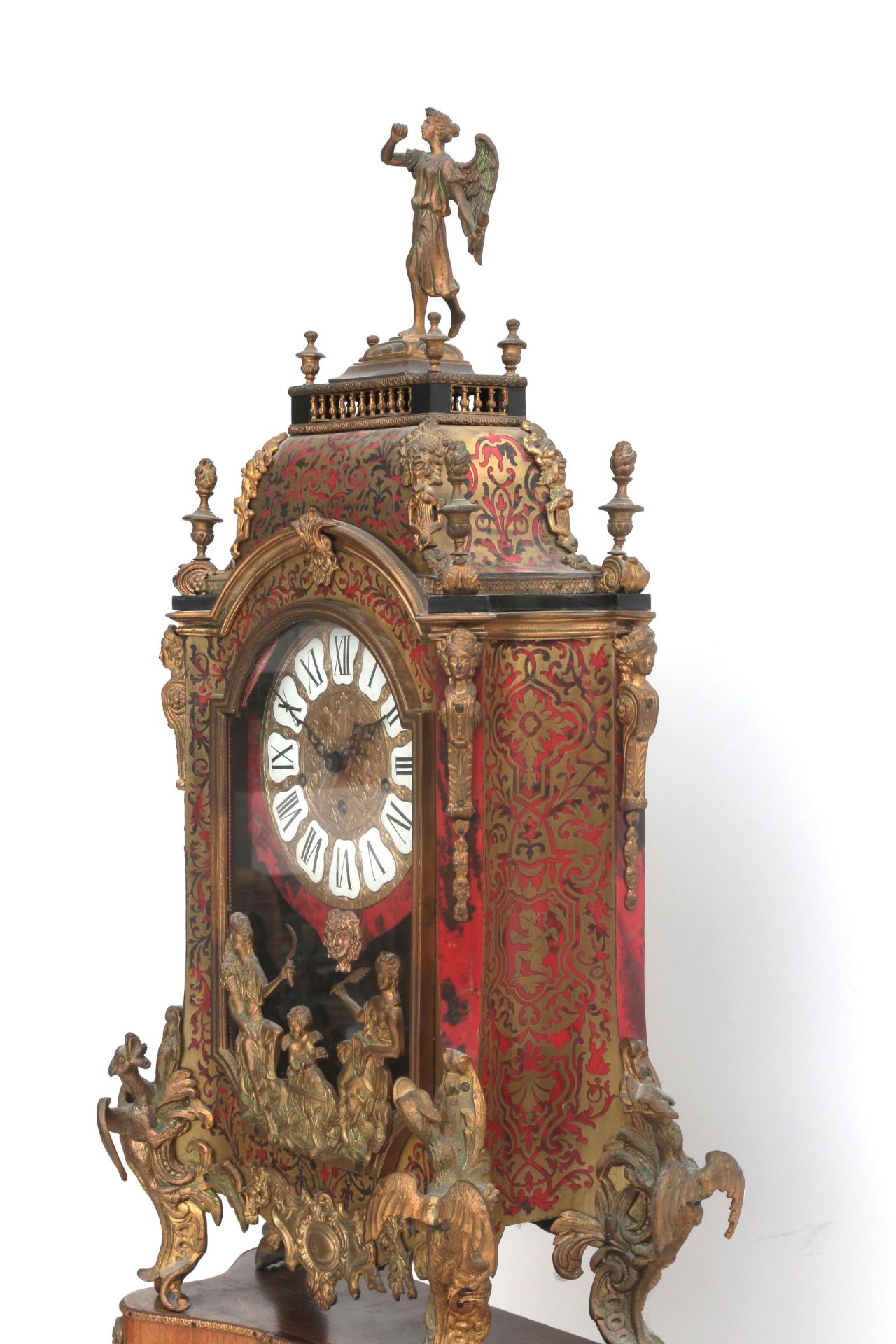 A large Boulle-style table clock with stand, France, 19th century. The case crowned with an angel ( - Bild 4 aus 5