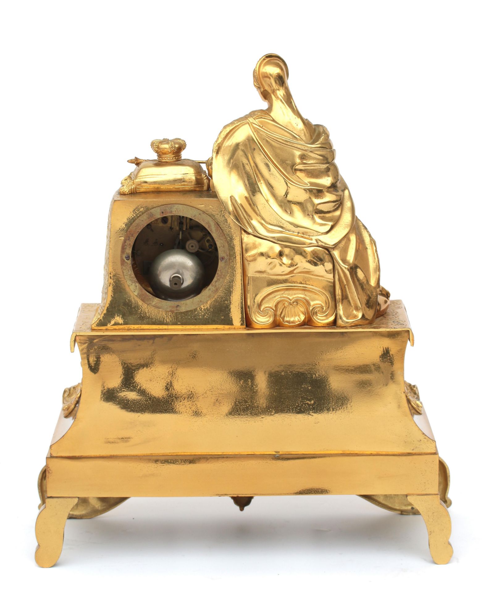 Newly gilt, de case crowned with a lady seated with regalia (crown damaged), de dial face with - Bild 2 aus 5