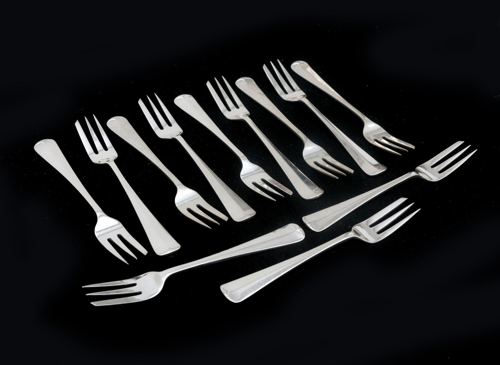 Twelve Dutch silver pastry forks, model Haagslofje, from 1959. Master stamp possibly of Gebroeders - Bild 2 aus 3