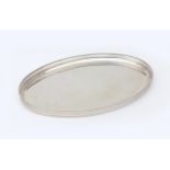 A Dutch 2nd grade oval serving dish with ajour-sawn gallery rim and pearl rim. Masters hallmark: