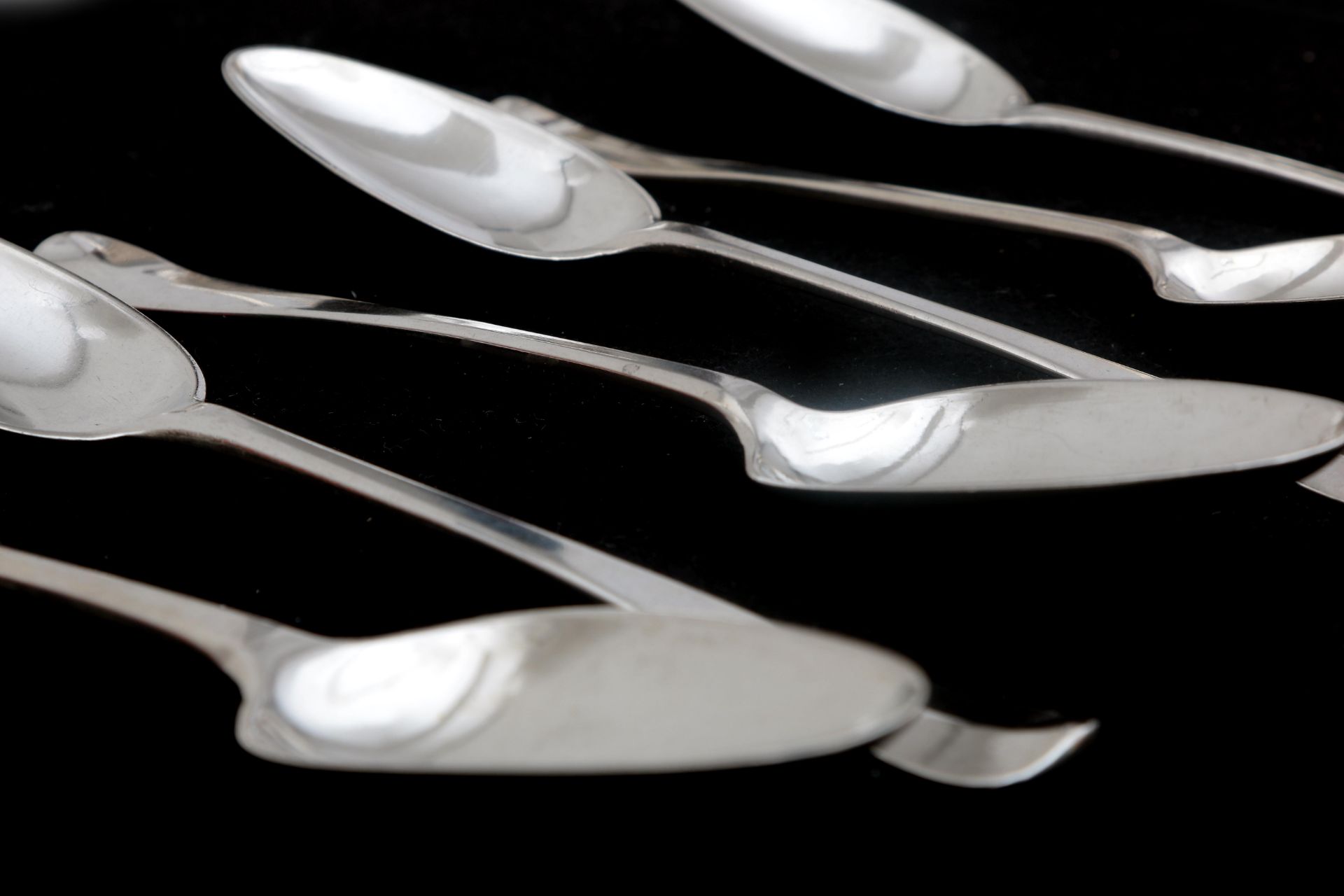 Six silver table spoons 19th century, on five of the six spoons beaten with the ax for returning - Bild 2 aus 3