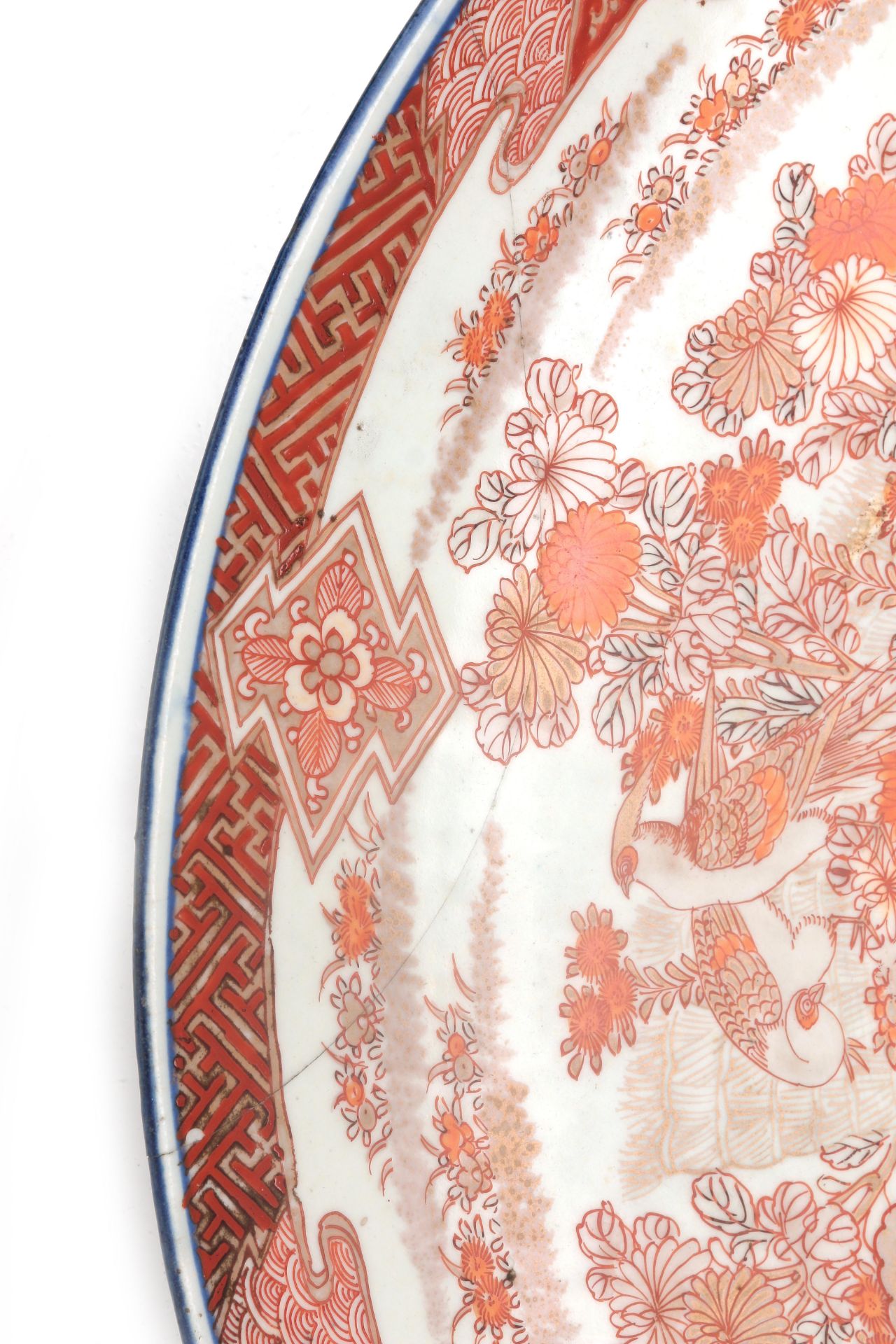 An exceptional large Japanese Imari dish with chrysanthemum and bird decorations. Images of fans - Bild 2 aus 4