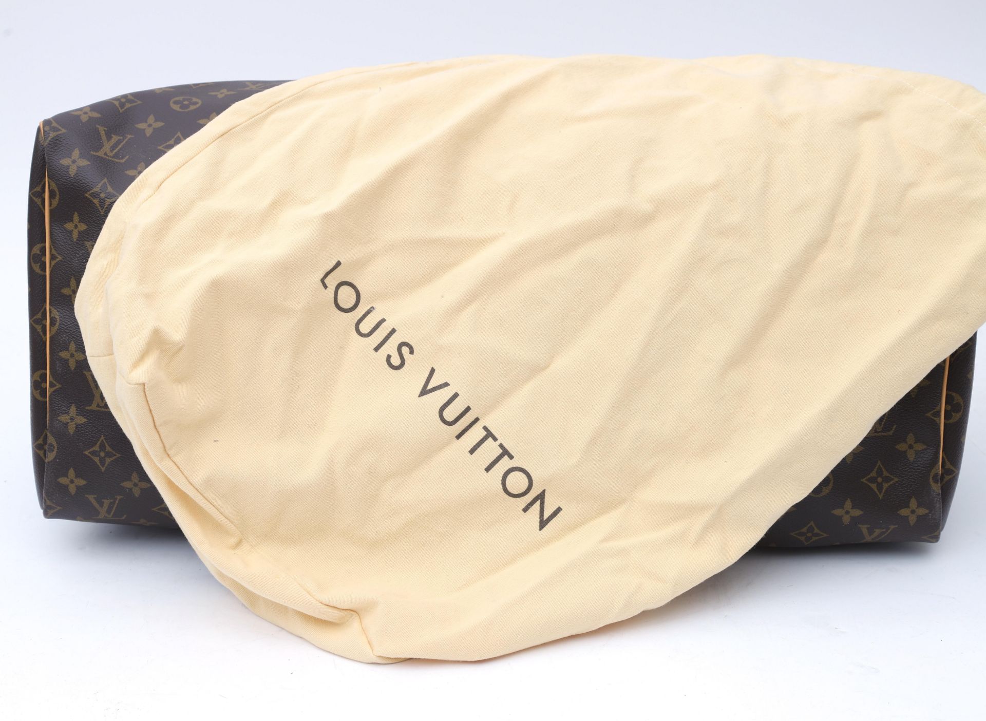 An original vintage Louis Vuitton travel bag, model Keepall 55 - Bild 13 aus 13