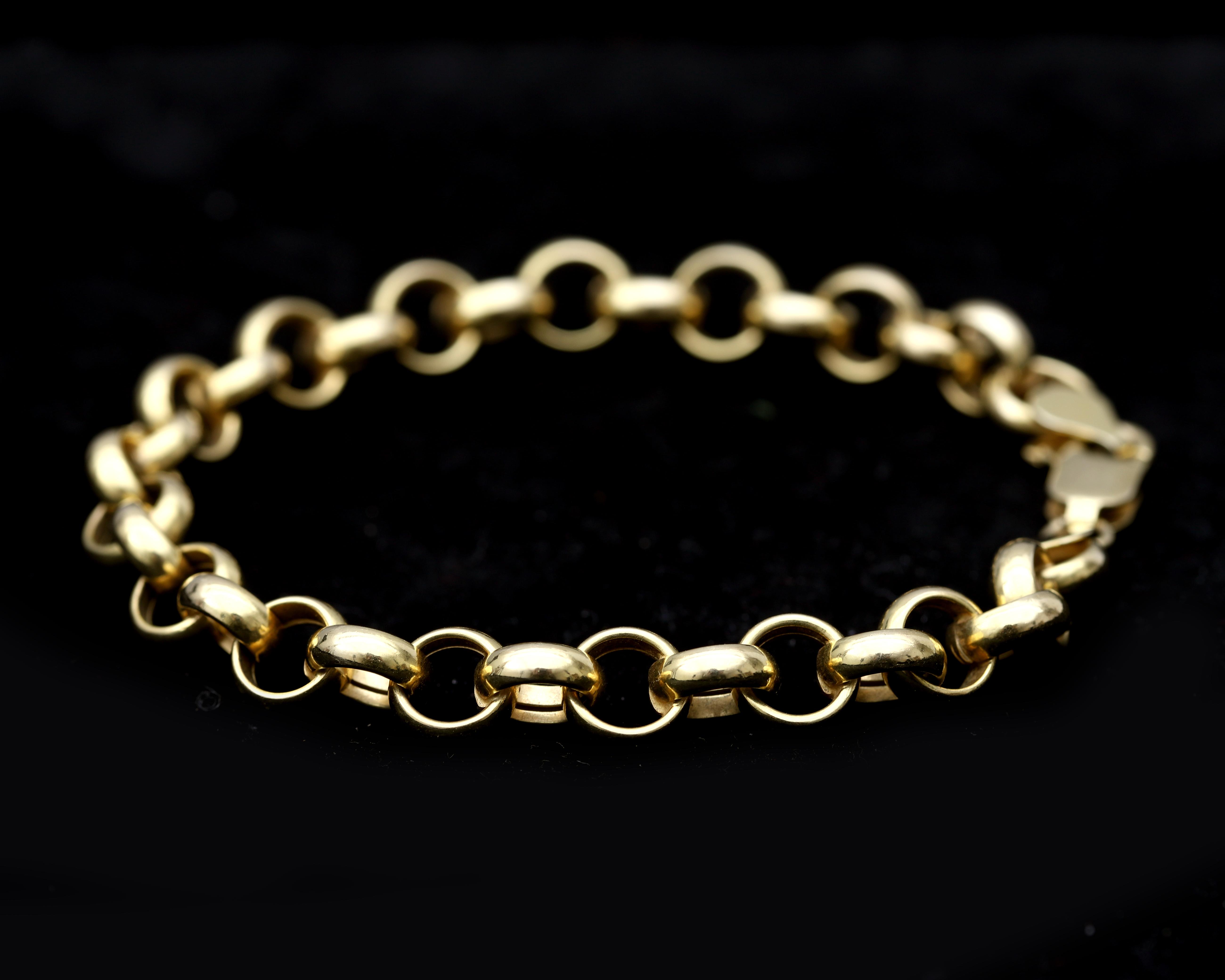 A 14 karat gold Jasseron linked bracelet