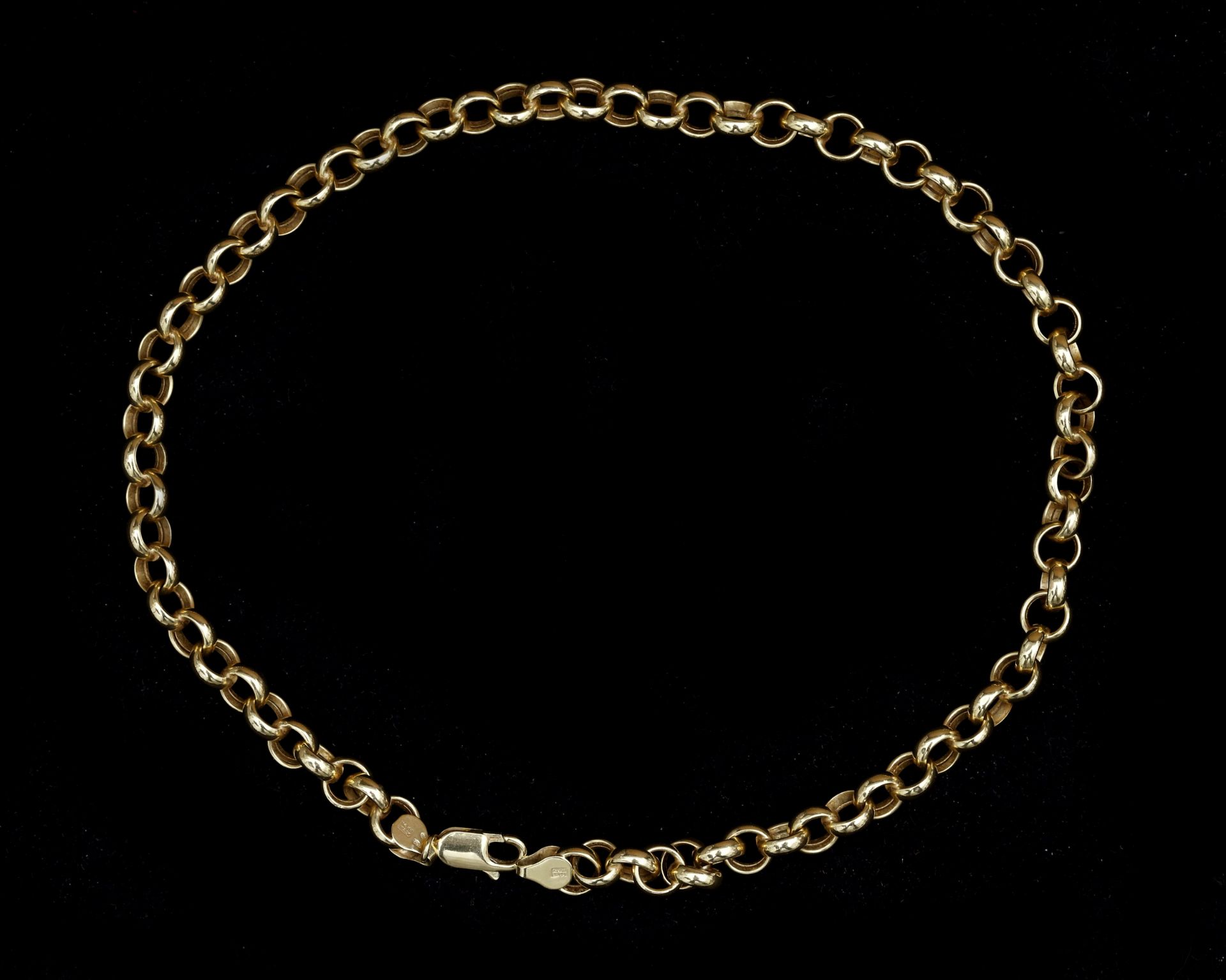 A 14 karat gold Jasseron linked necklace