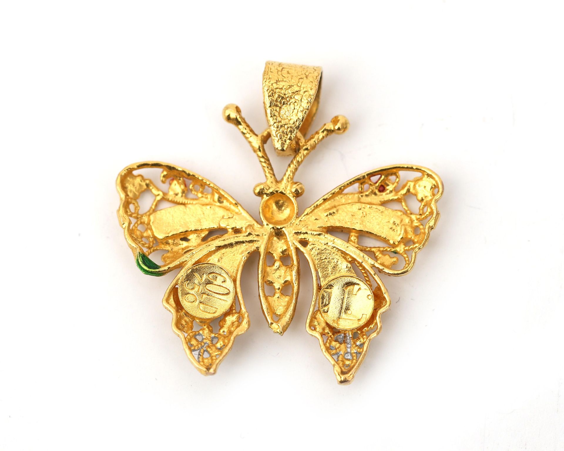 An 18 karat gold pendant in the shape of a butterfly - Bild 3 aus 3