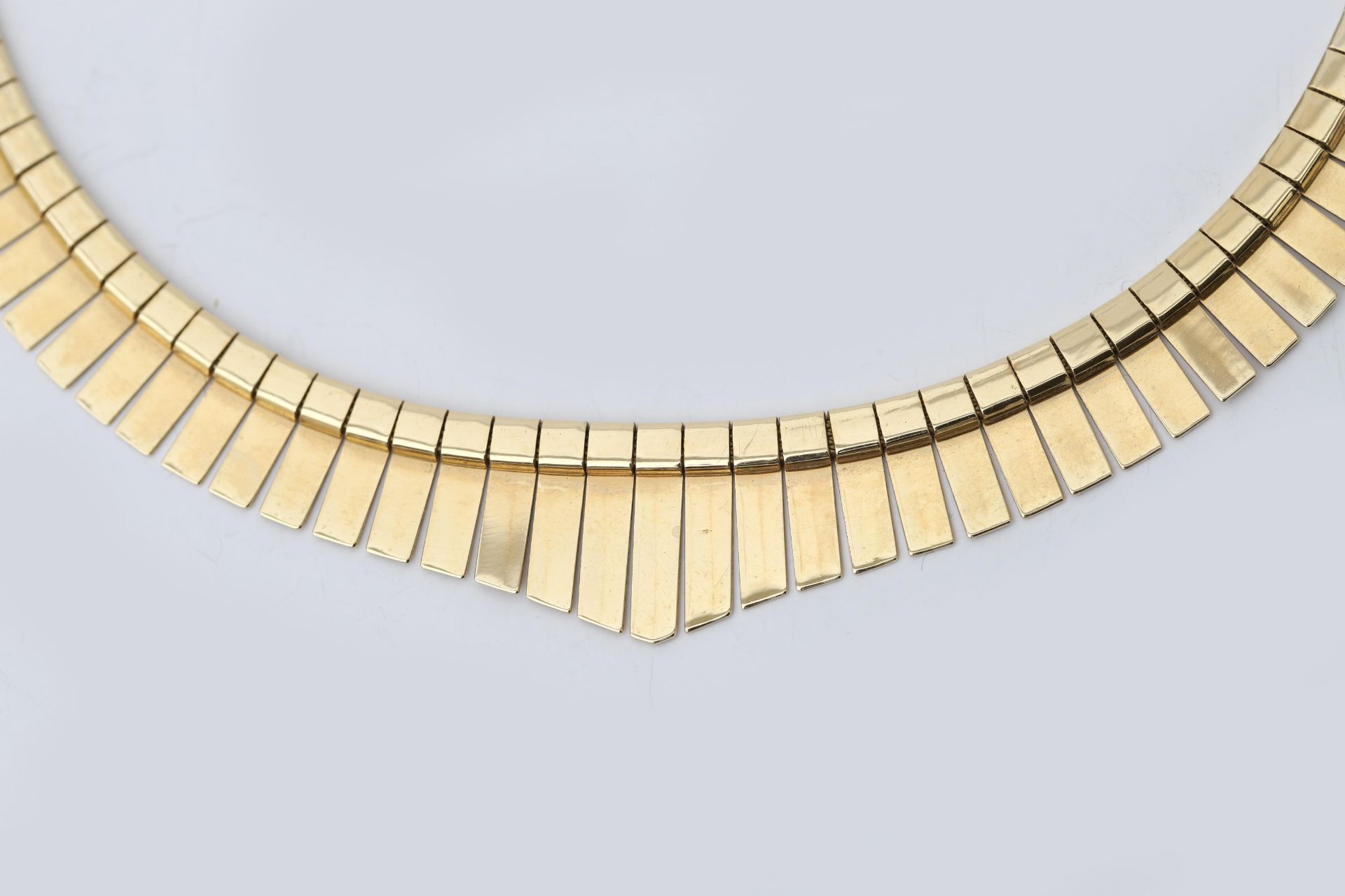 A 14 karat gold lamella necklace - Bild 3 aus 4