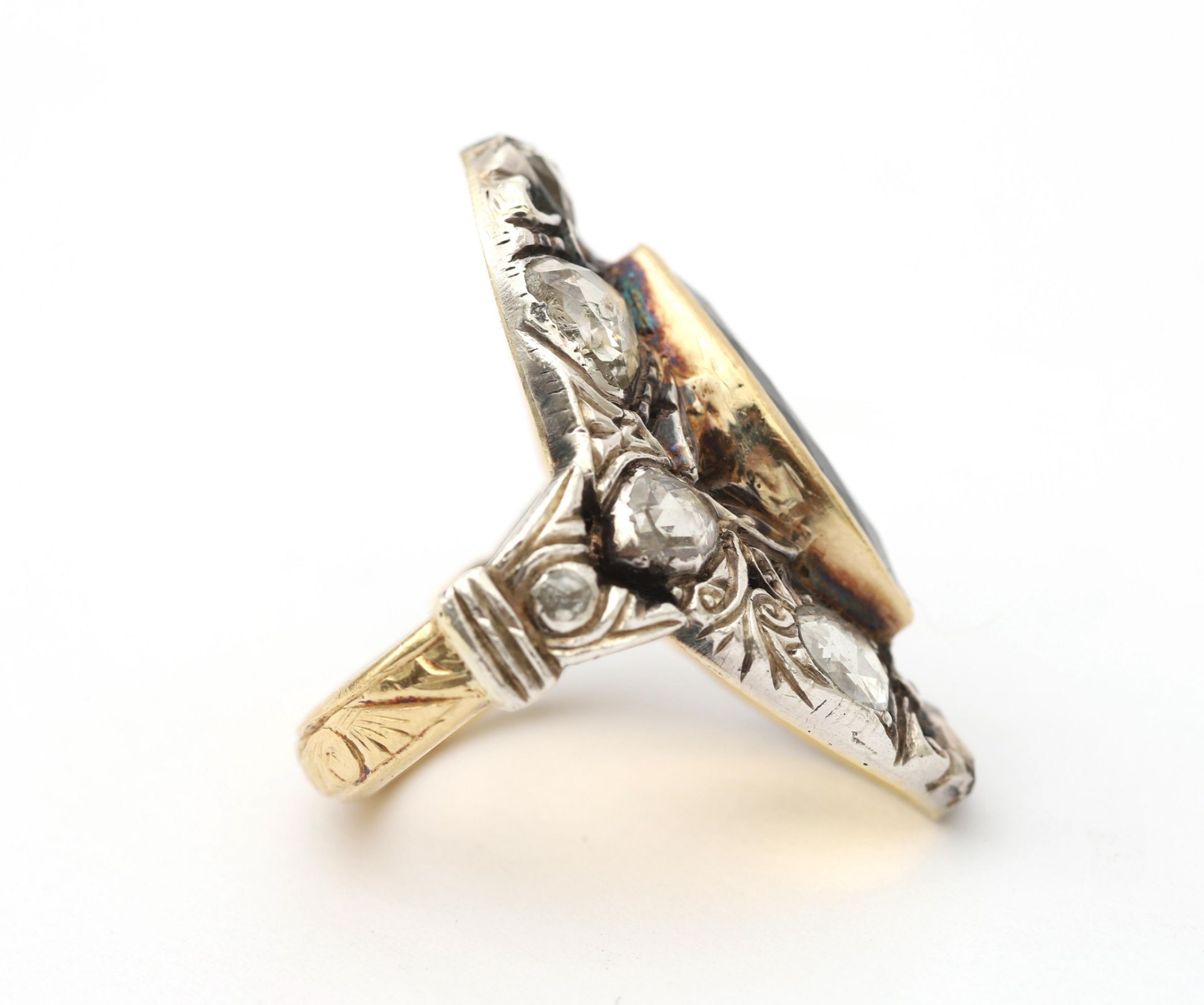 A 14 karat gold and silver marquis-shaped applique ring, set with rose diamond and topaz  - Bild 3 aus 4