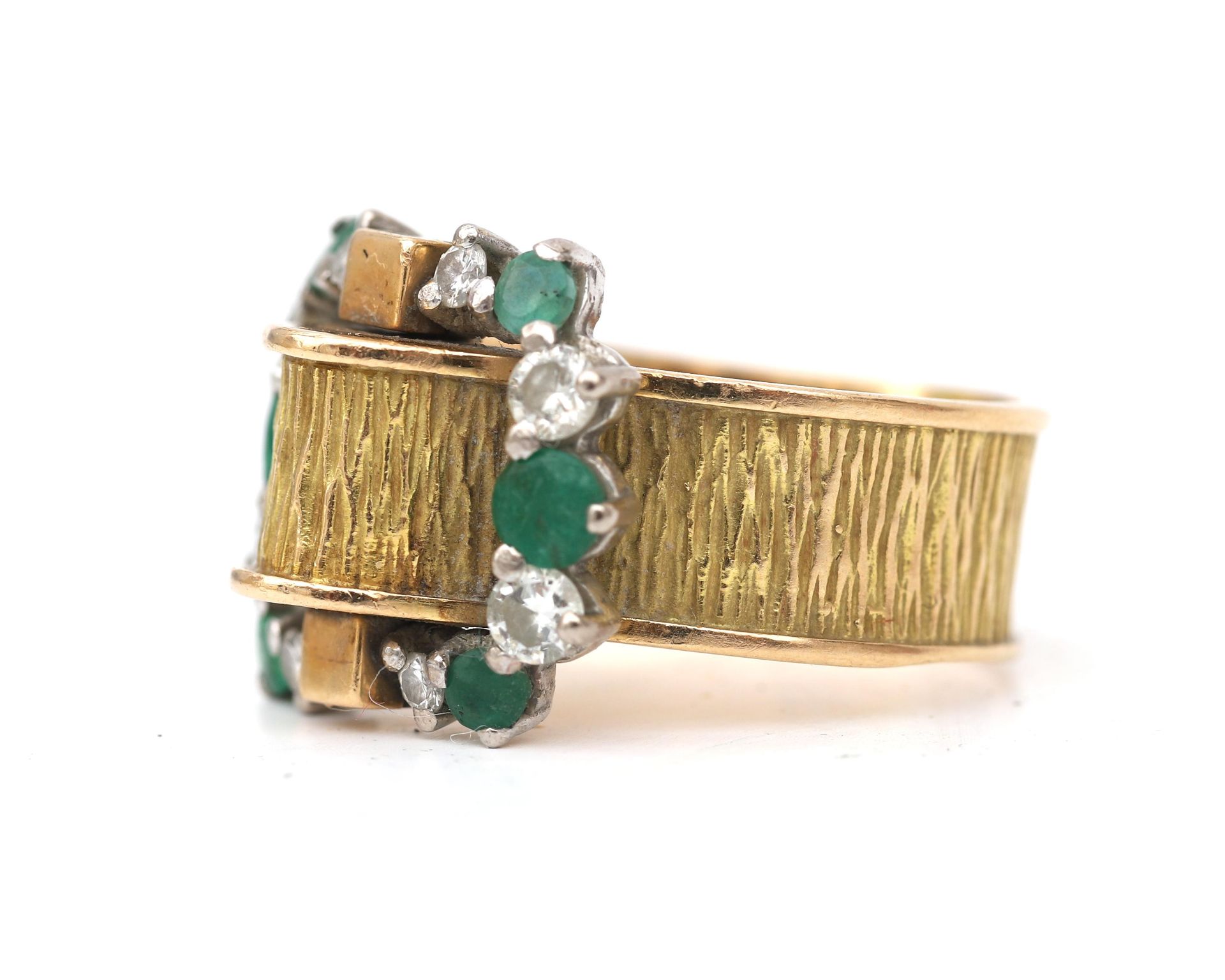 An 18 karat gold ring with diamonds and emeralds  - Bild 3 aus 3