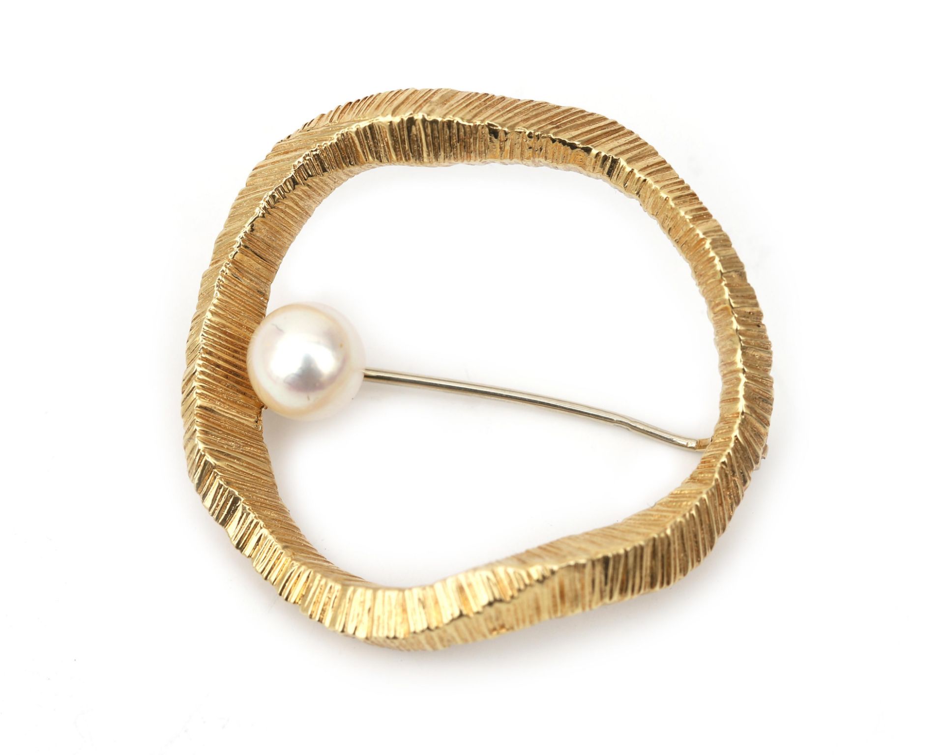 A 14 karat gold brooch with akoya pearl ca. 1970 - Bild 4 aus 4