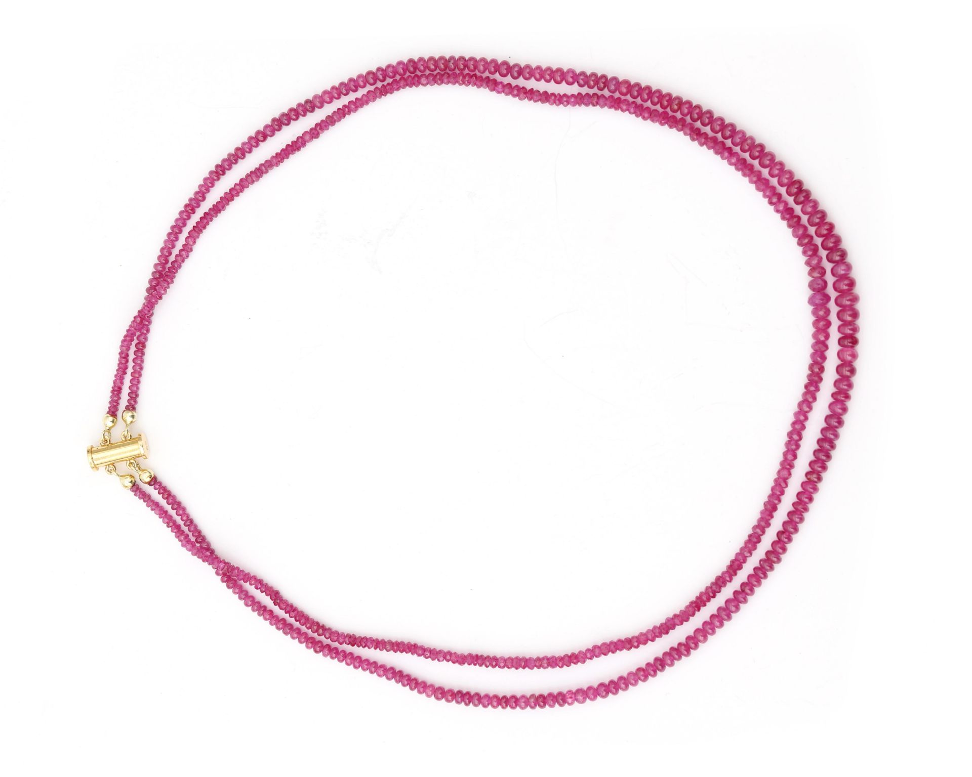 A double strung string of rubies on 18 karat gold magnetic lock - Bild 3 aus 3