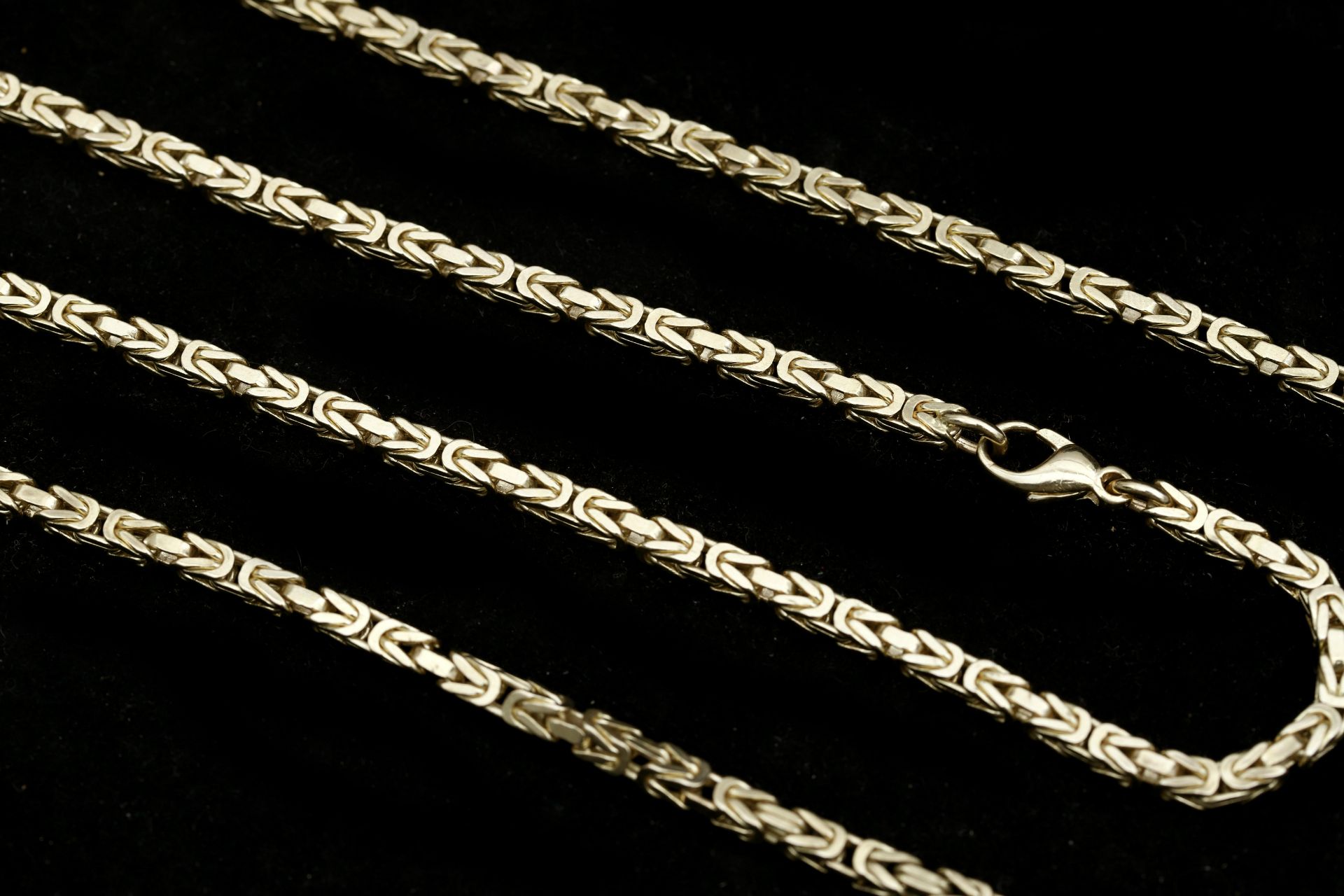 A 14 krt. gold square link necklace - Bild 2 aus 2