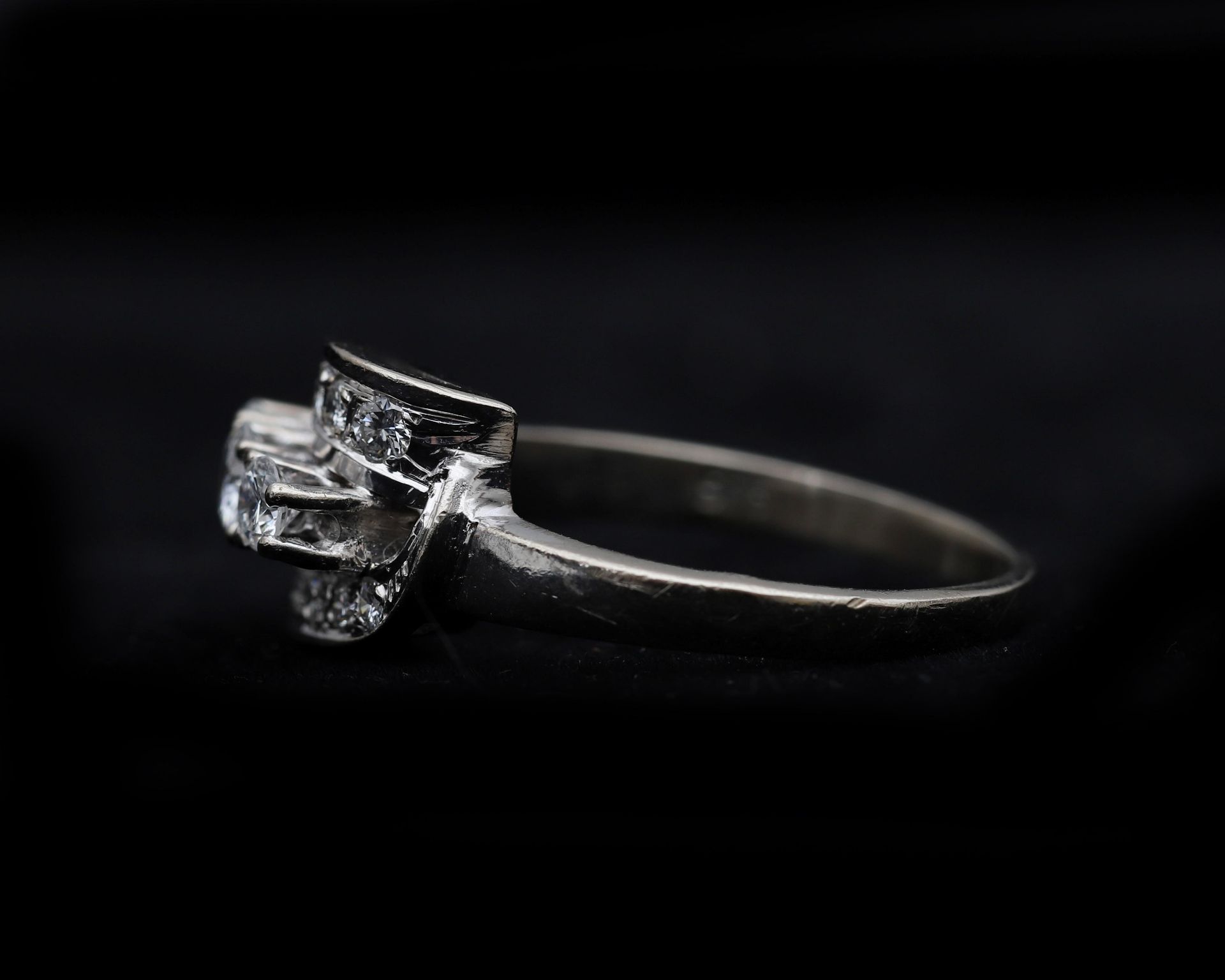 A 14 karat white gold ring, set with diamonds - Bild 4 aus 5