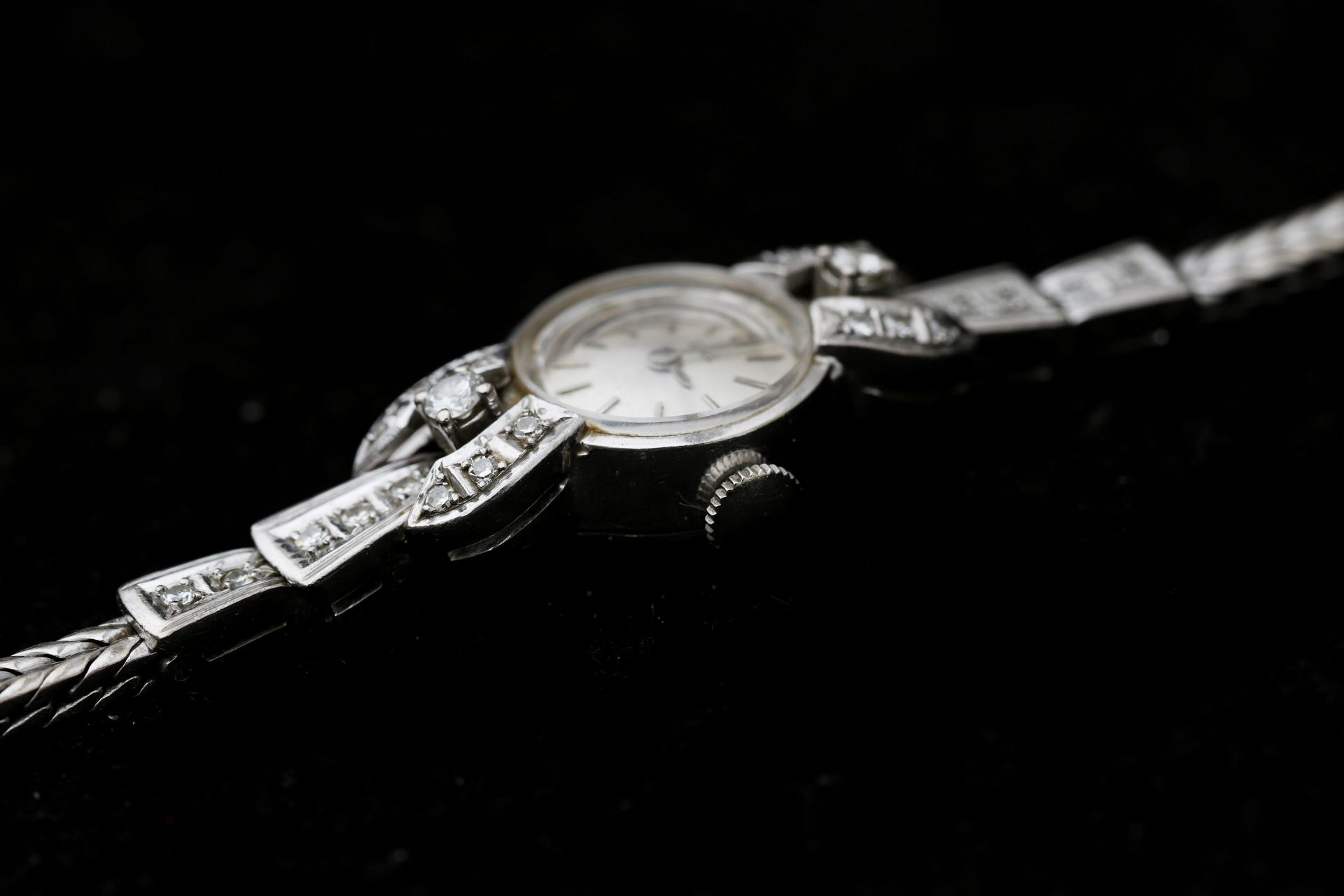 An 18 karat white gold Ebel women's wristwatch with diamonds - Bild 3 aus 3