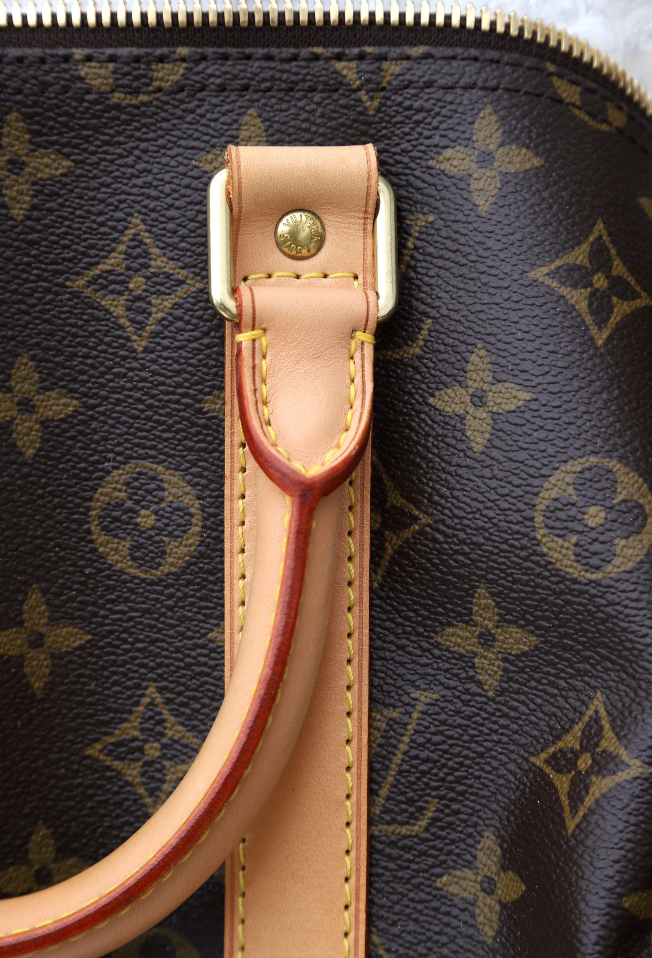 An original vintage Louis Vuitton travel bag, model Keepall 55 - Bild 6 aus 13