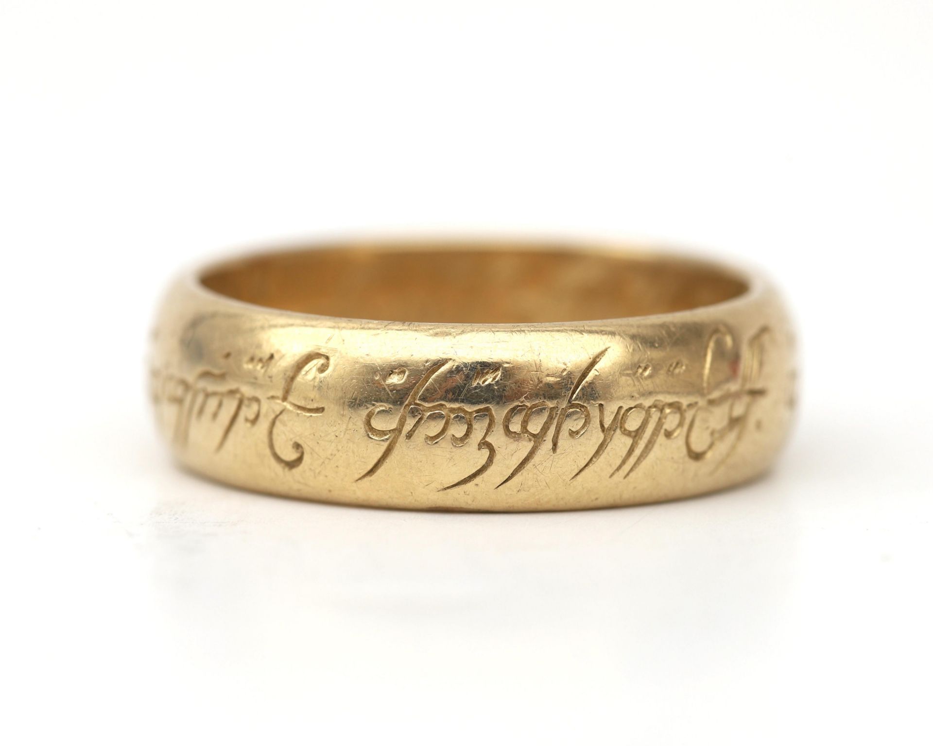 A 14 karat gold ring from the movie "Lord of the Rings" - Image 2 of 3