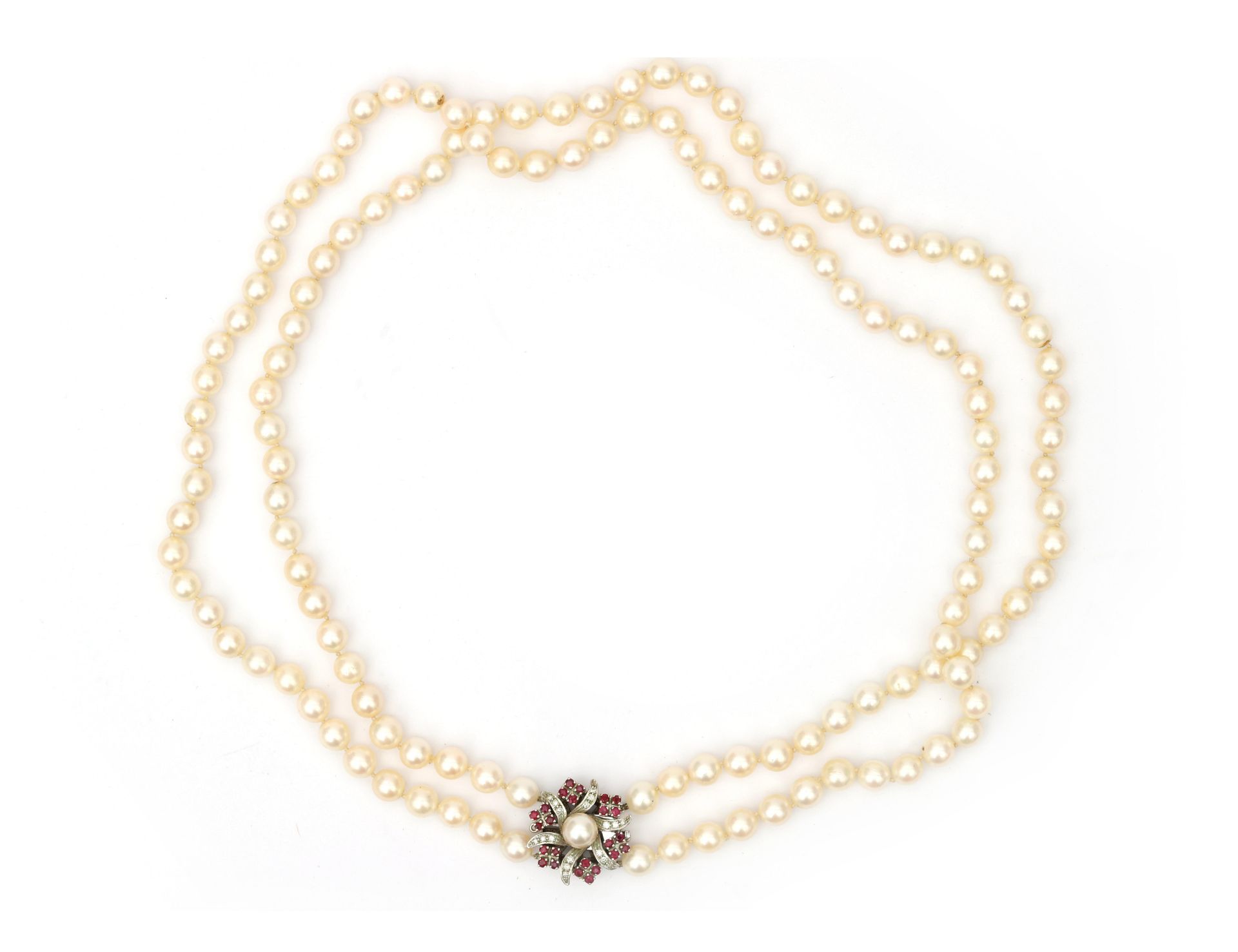 A cultured pearl necklace to a ruby and diamond white gold clasp. Featuring two knotted strands of - Image 4 of 4